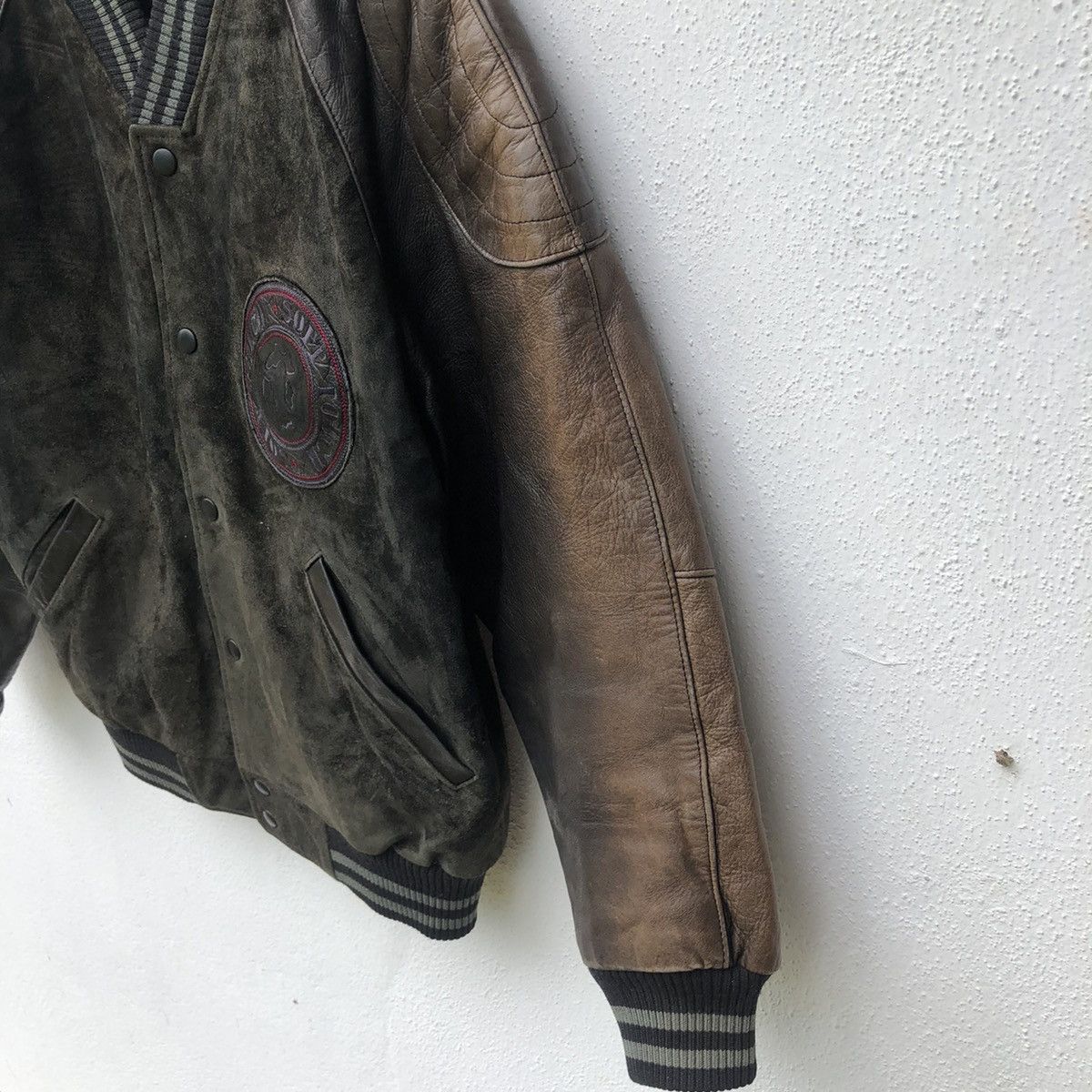 Vintage VTG JAPANNESE BRAND LEATHER COWHIDE VARSITY JACKET Size US M / EU 48-50 / 2 - 14 Thumbnail