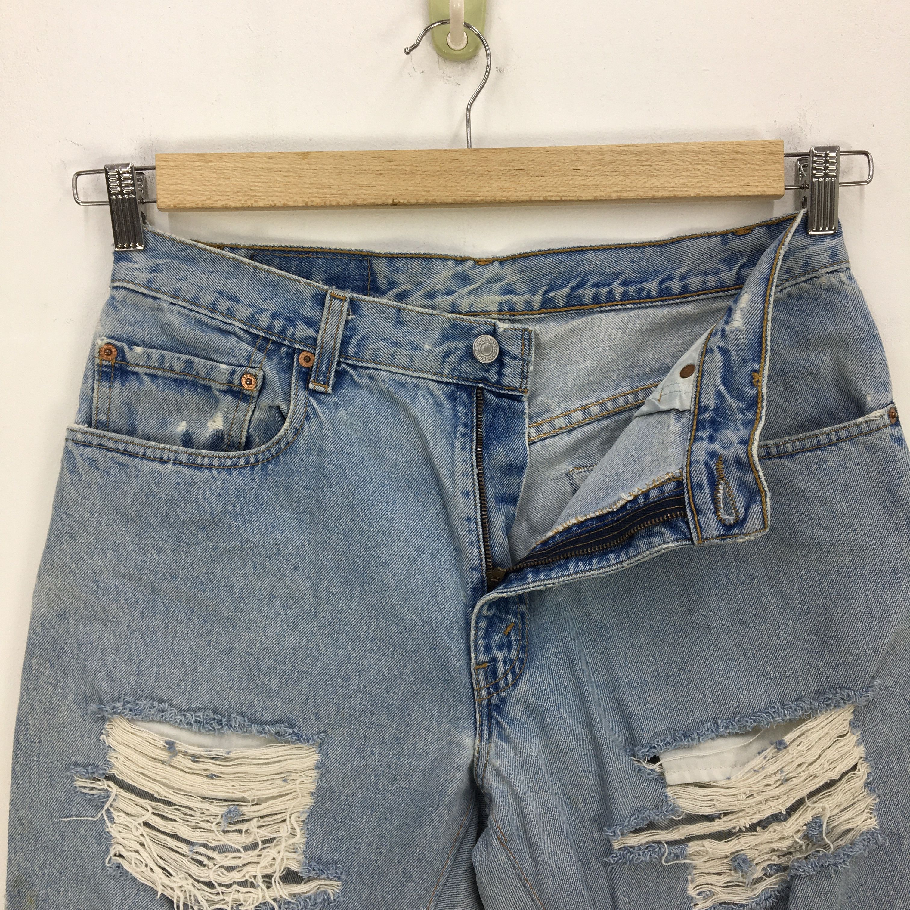 Levi's Vintage Levis Distresses Baggy Jeans Levi's Sun Faded Denim Size US 32 / EU 48 - 7 Thumbnail