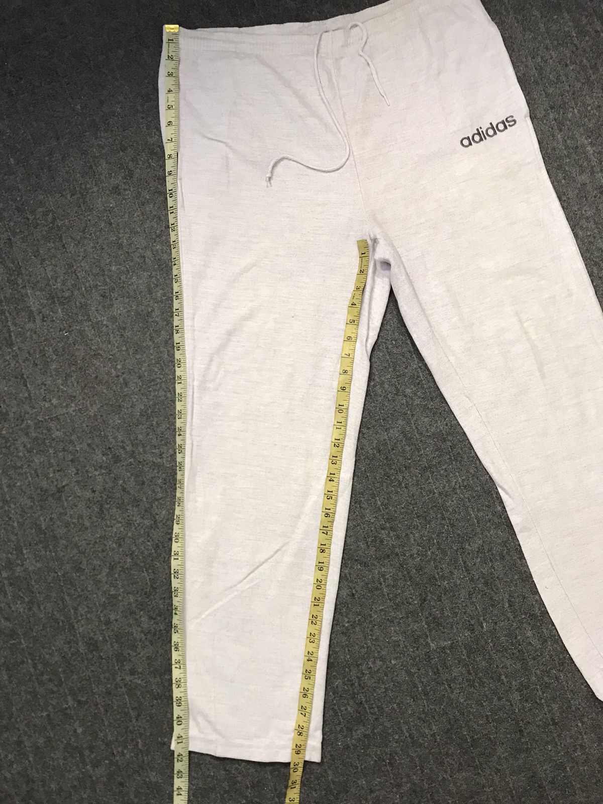 Adidas 90s Adidas Jogger Tracksuit Pants Fashion Embroidery Logo Size 36" / US 14 / IT 50 - 11 Thumbnail