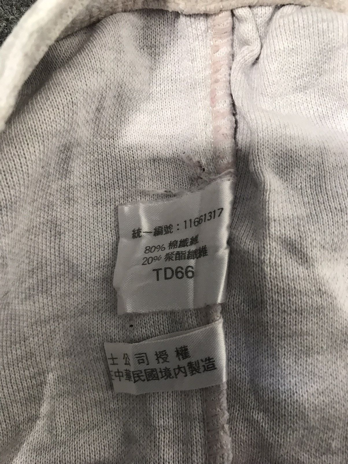 Adidas 90s Adidas Jogger Tracksuit Pants Fashion Embroidery Logo Size 36" / US 14 / IT 50 - 9 Thumbnail