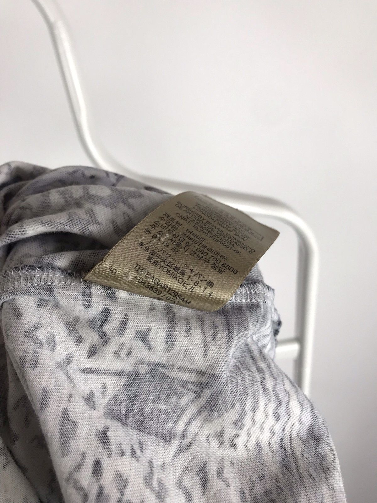 Burberry Burberry London England Printed Tee Size US L / EU 52-54 / 3 - 5 Thumbnail
