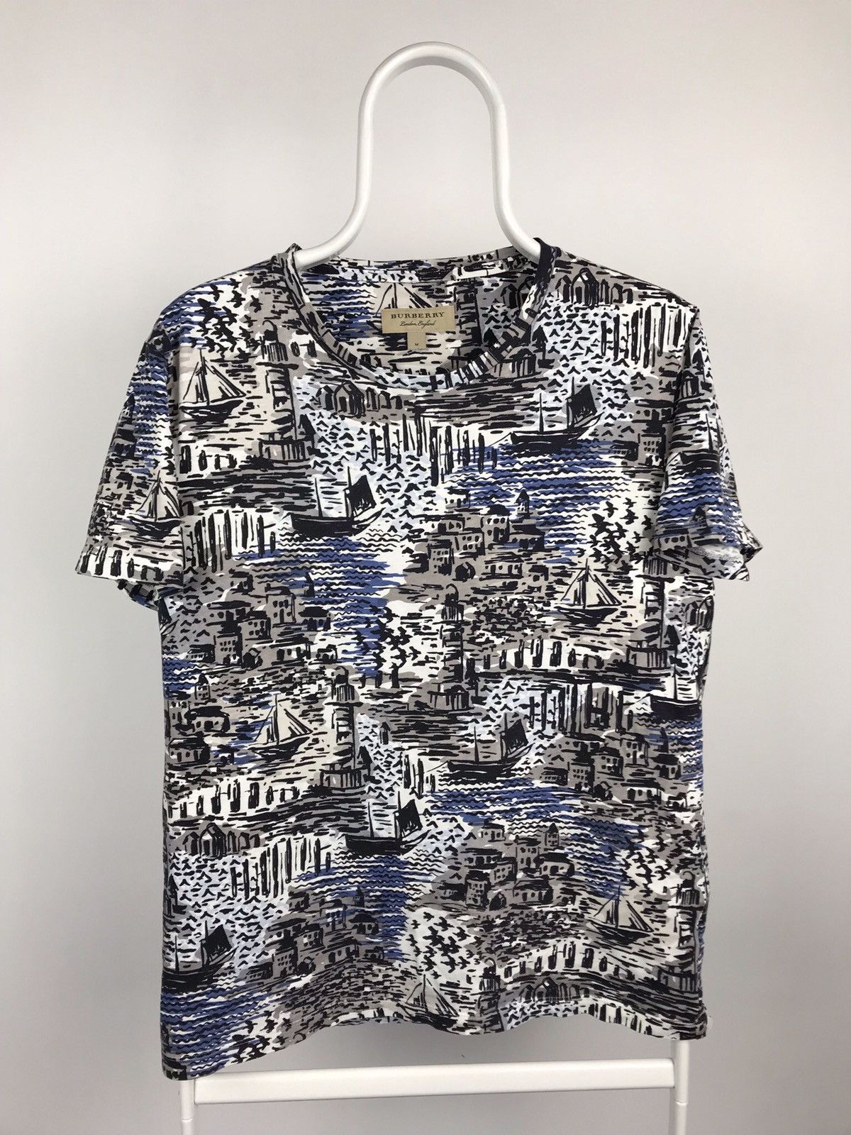 Burberry Burberry London England Printed Tee Size US L / EU 52-54 / 3 - 2 Thumbnail