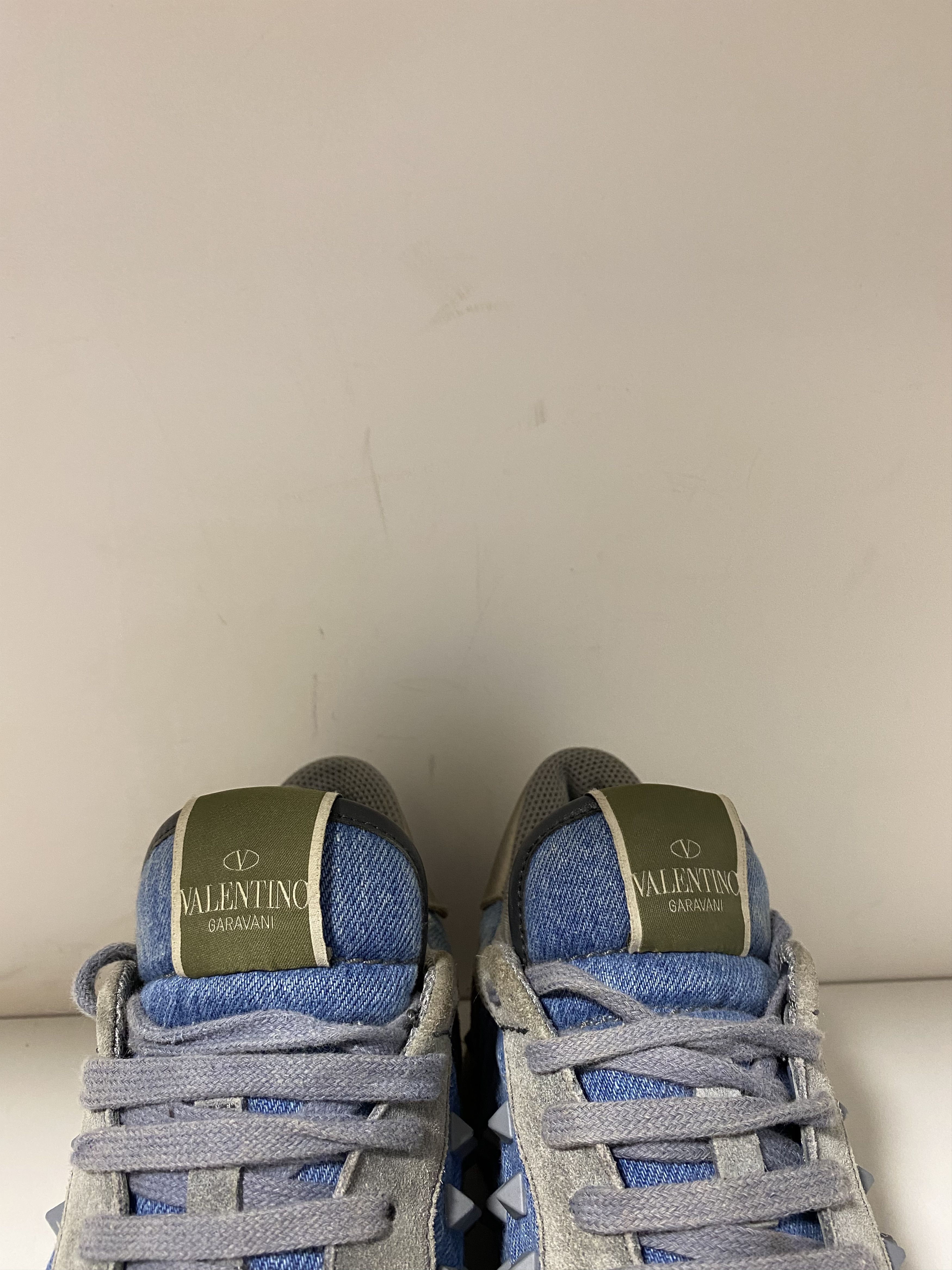 Valentino Valentino Garavani blue denim rockstud sneakers Size US 10 / EU 43 - 6 Thumbnail