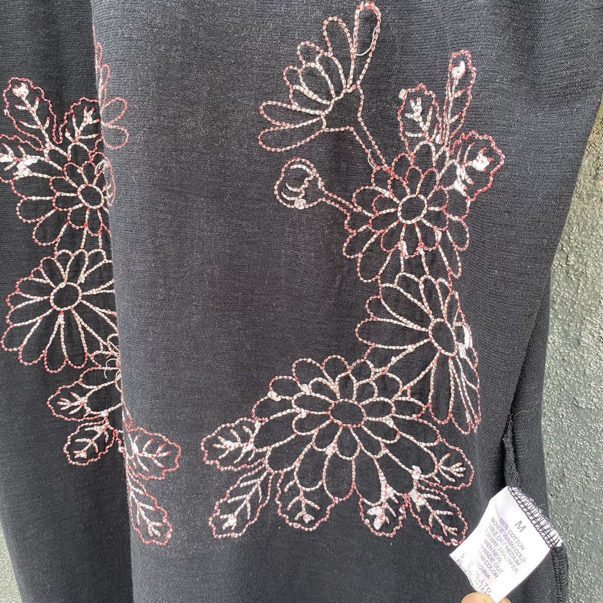 Japanese Brand Vintage Faded Y2K Infinity Embroidered ERD GRUNGE TEE Size US M / EU 48-50 / 2 - 9 Thumbnail