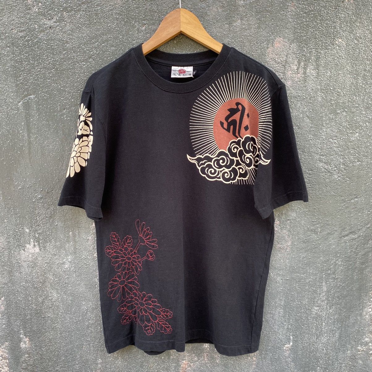 Japanese Brand Vintage Faded Y2K Infinity Embroidered ERD GRUNGE TEE Size US M / EU 48-50 / 2 - 2 Thumbnail