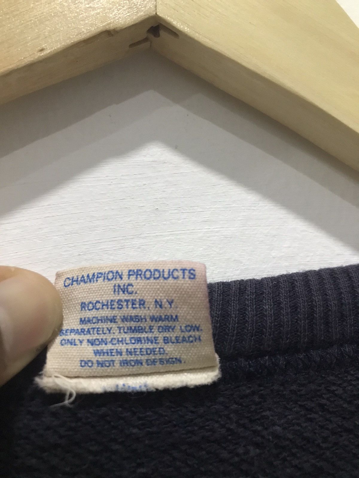 Champion Vintage Champion Crewneck sweatshirt Size US XL / EU 56 / 4 - 13 Thumbnail