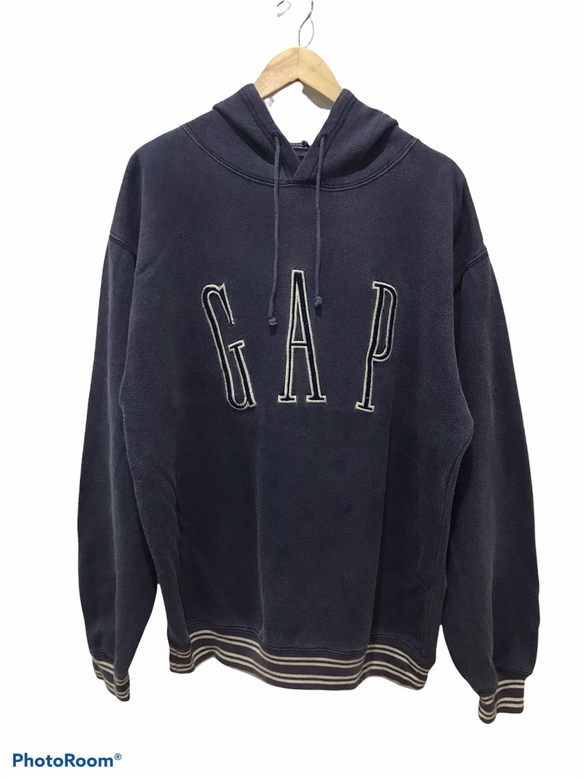 Vtg GAP Embroidery Big Logo sweatshirt kanye west