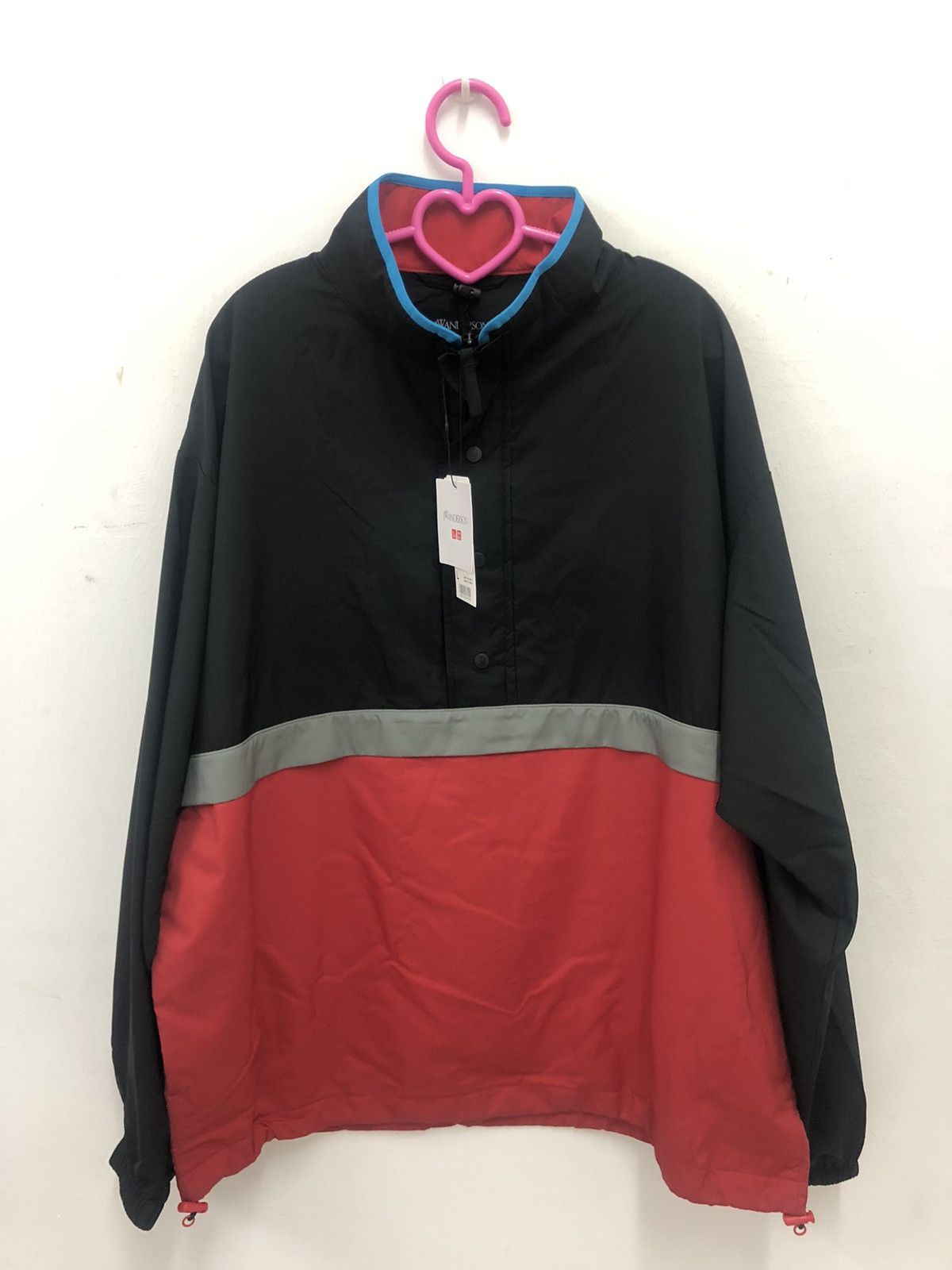 image of J W Anderson x Uniqlo Jw Anderson X Uniqlo Pocketable Pull Over in Black/Red, Men's (Size Large)