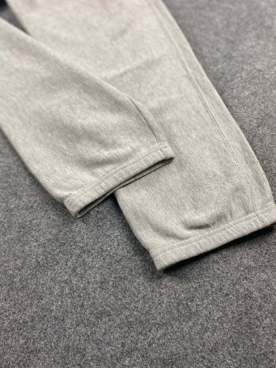 Champion vintage champion reverse weave sweatpants nice design Size US 35 - 3 Thumbnail