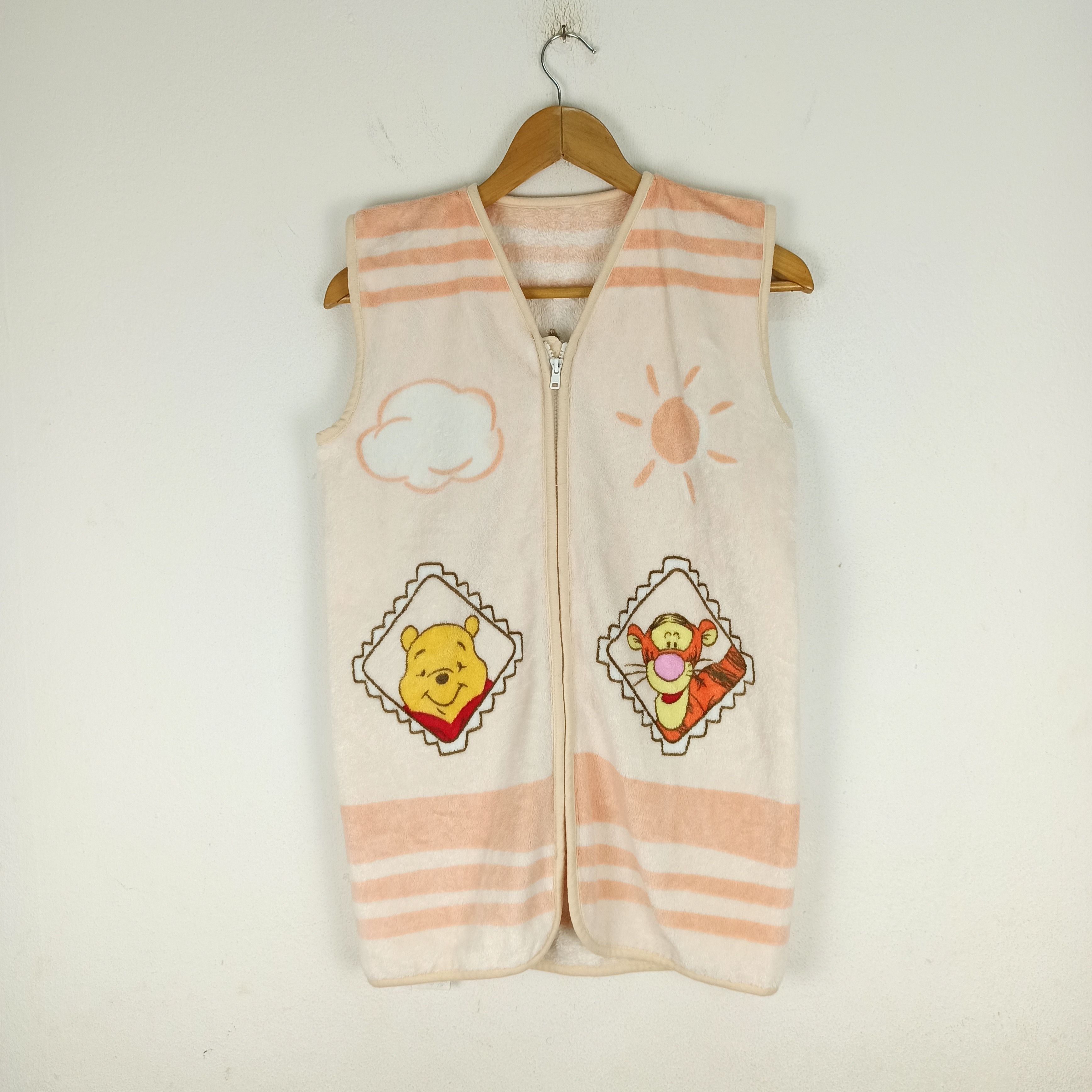 Disney 🔥Rare🔥 WINNIE THE POOH DISNEY FLEECE Size US M / EU 48-50 / 2 - 3 Thumbnail