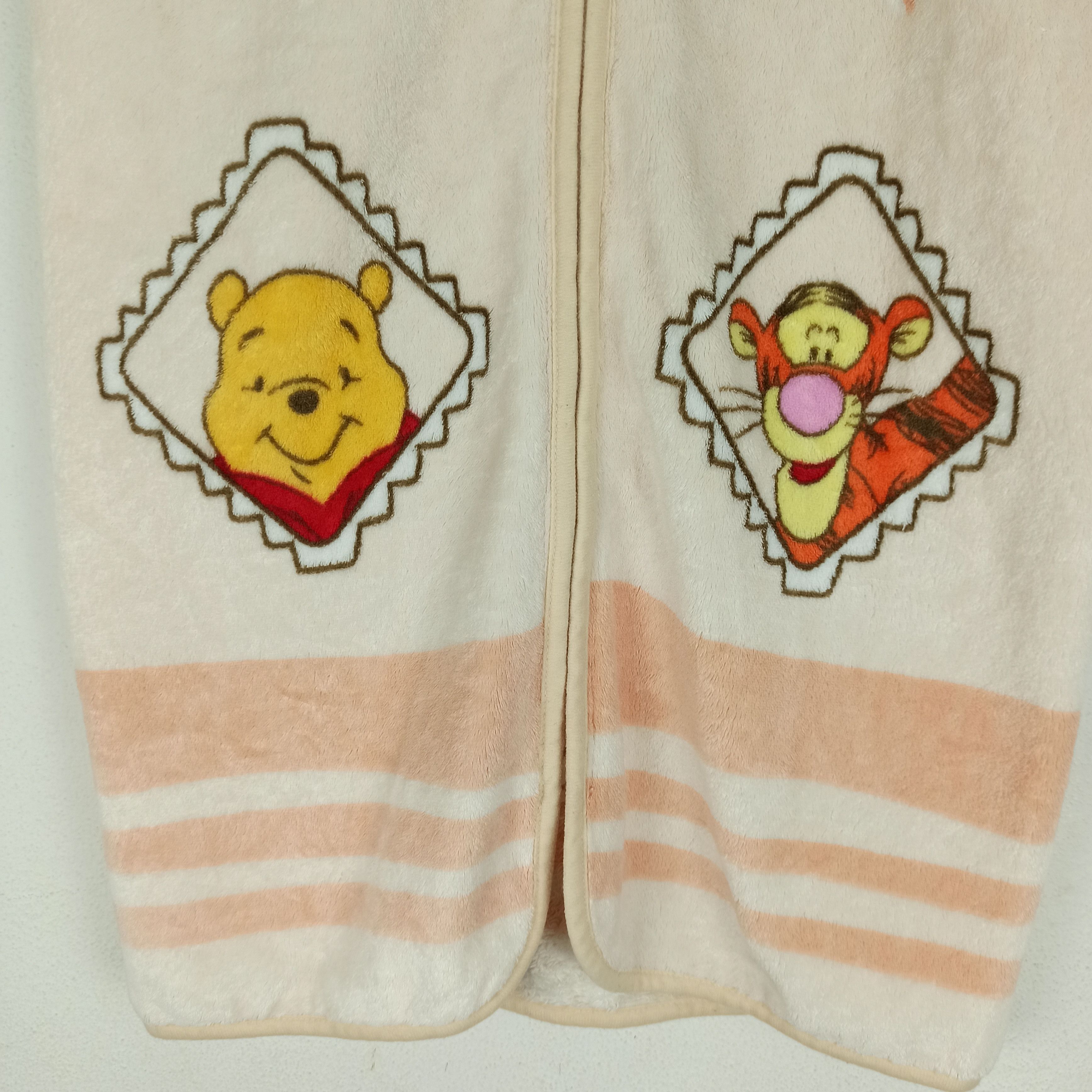 Disney 🔥Rare🔥 WINNIE THE POOH DISNEY FLEECE Size US M / EU 48-50 / 2 - 4 Thumbnail