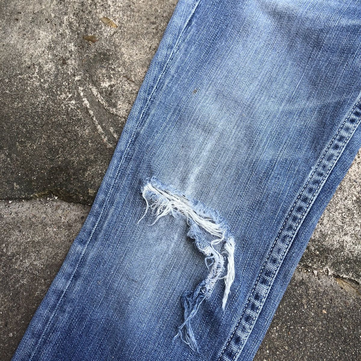 Levi's × Vintage 🔥Rare🔥Levis Stoned Wash Rips Distresss Cropped Jeans Size 29" - 9 Thumbnail