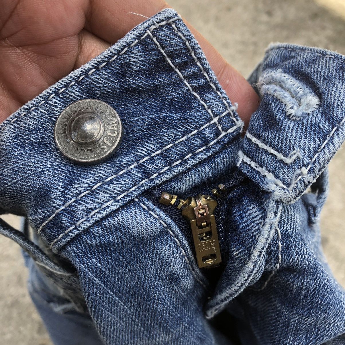 Levi's × Vintage 🔥Rare🔥Levis Stoned Wash Rips Distresss Cropped Jeans Size 29" - 11 Thumbnail