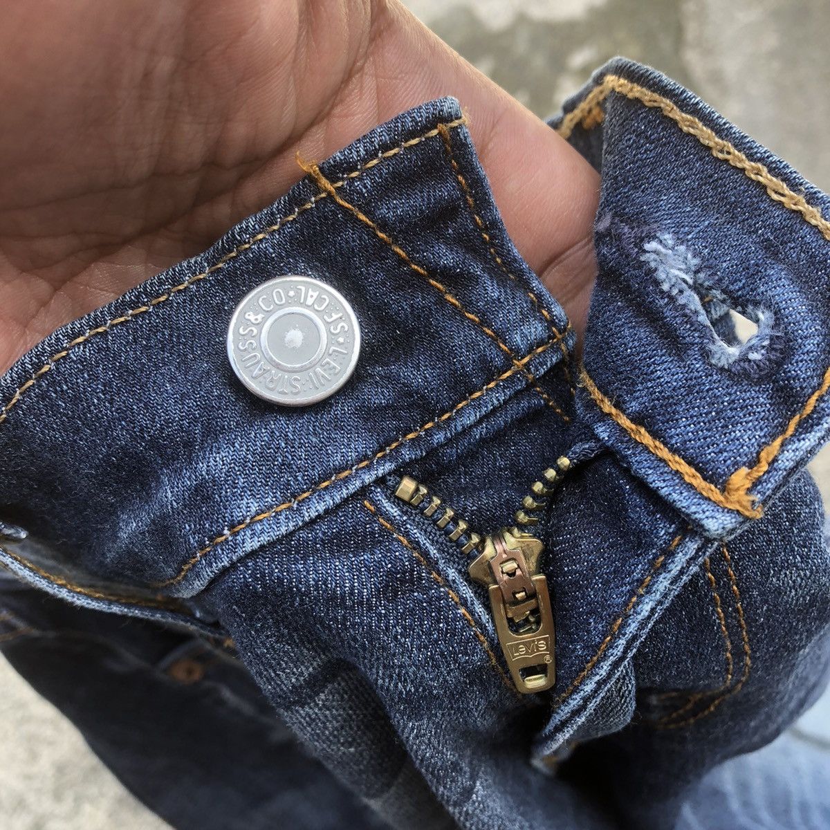 Levi's × Vintage 🔥Rare🔥Vintage Levis Stoned Wash Rips Distress Denim Jeans Size 28" / US 6 / IT 42 - 12 Thumbnail