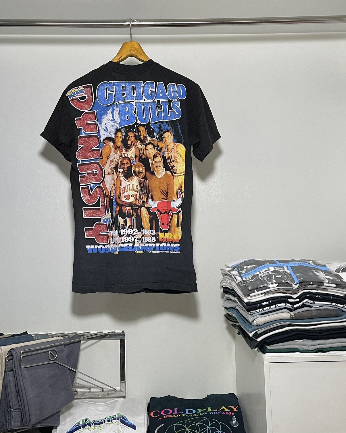 NBA CHICAGO BULLS NBA MODERN BOOTLEG TEES T-SHIRT Size US L / EU 52-54 / 3 - 2 Thumbnail