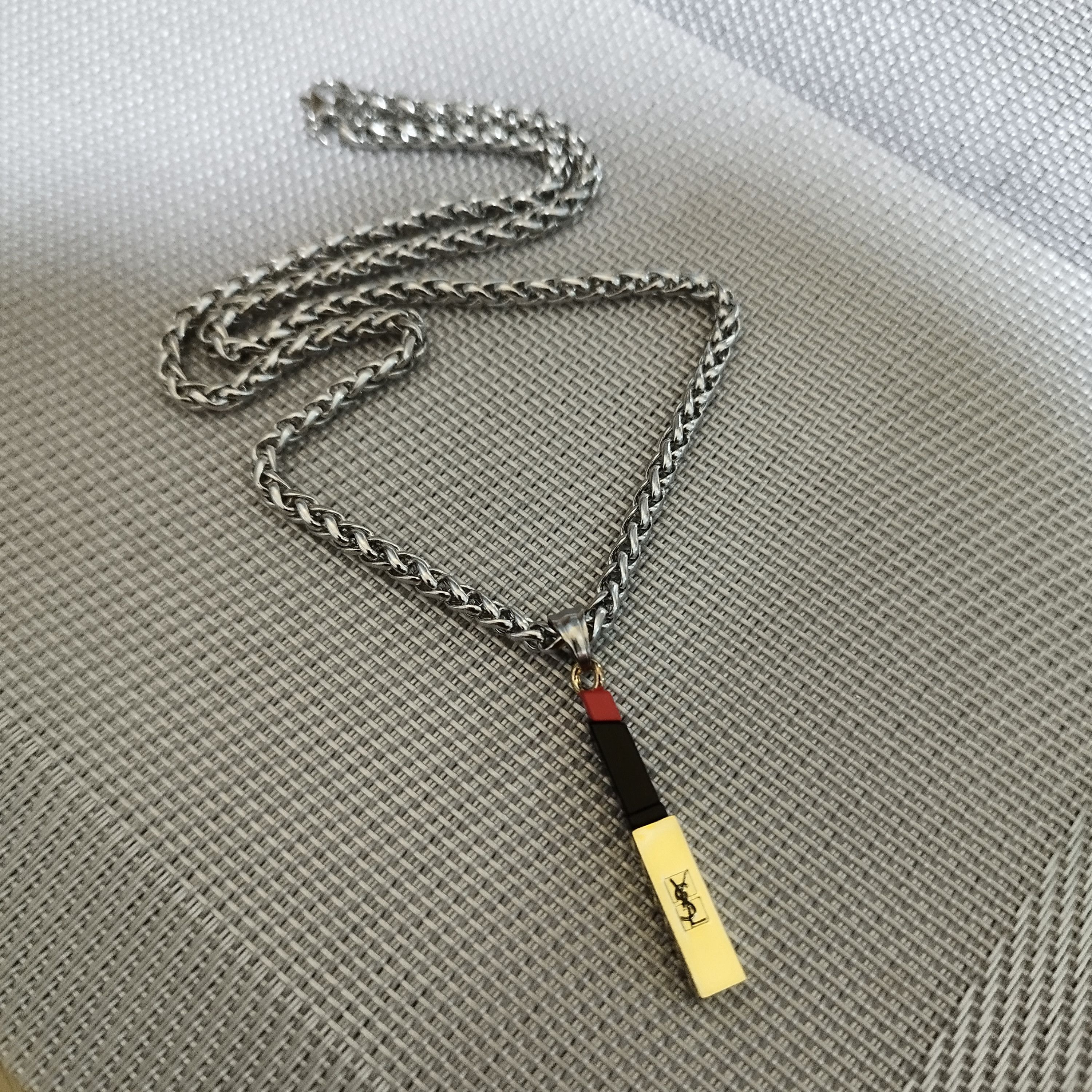 Jewelry Yves Saint Laurent Pendant on chain necklace Size ONE SIZE - 1 Thumbnail