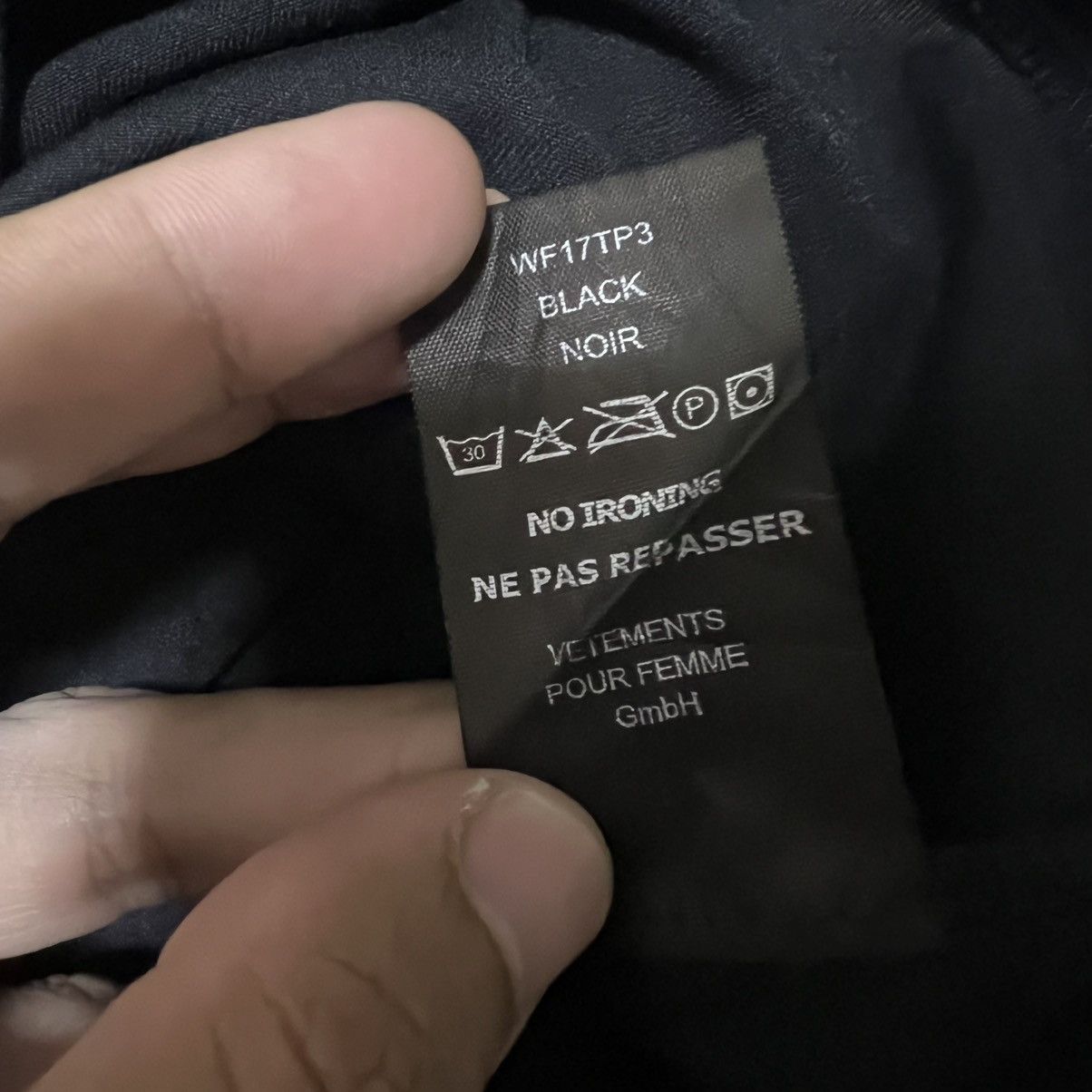 Vetements FW17 Vetements You Fuck'n Asshole Football Shoulders T shirt Size US XS / EU 42 / 0 - 8 Thumbnail