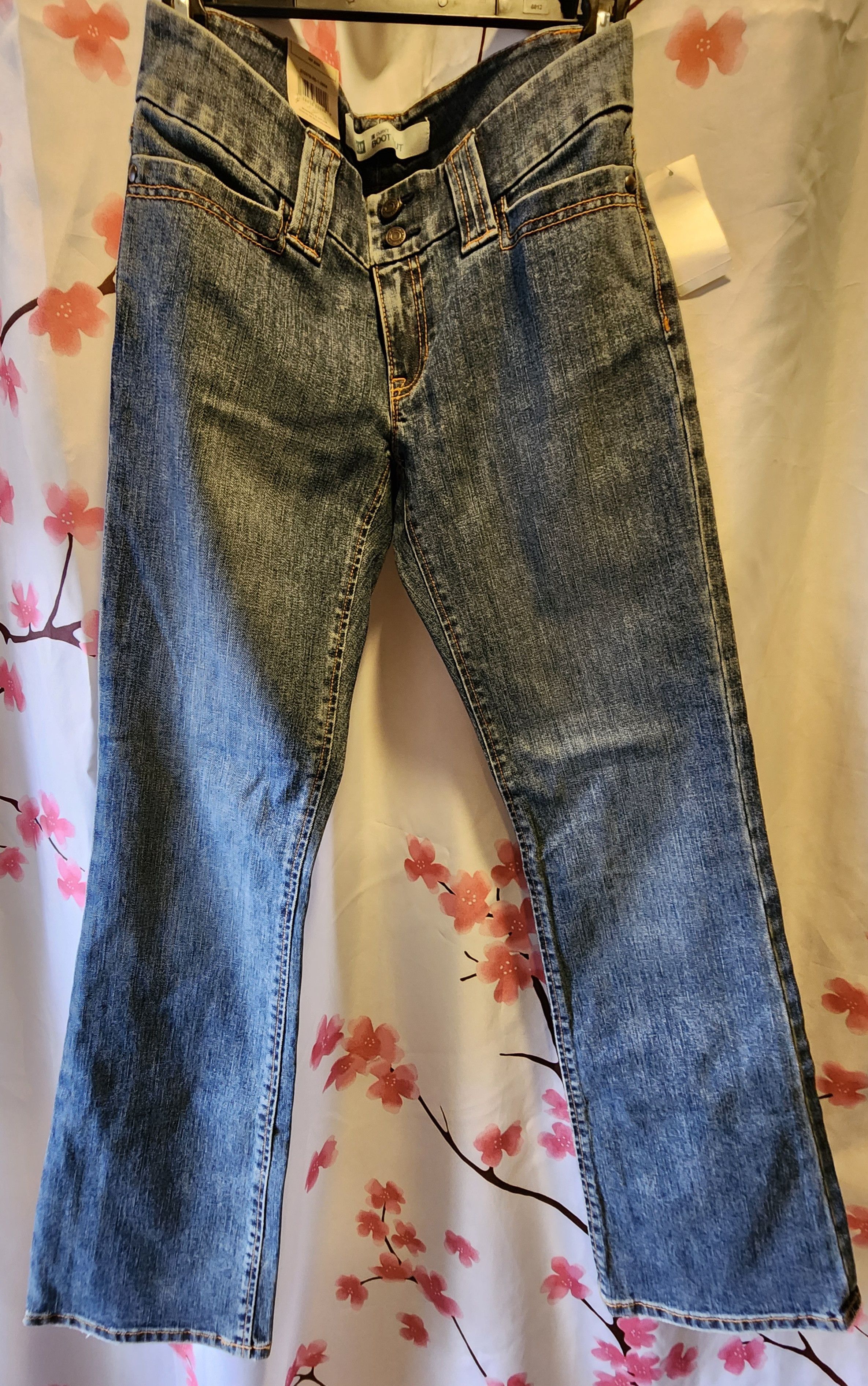 Gap NWT GAP Women's Curvy Boot Cut Zip Fly Jeans Size 4 Size 27" / US 4 / IT 40 - 1 Thumbnail