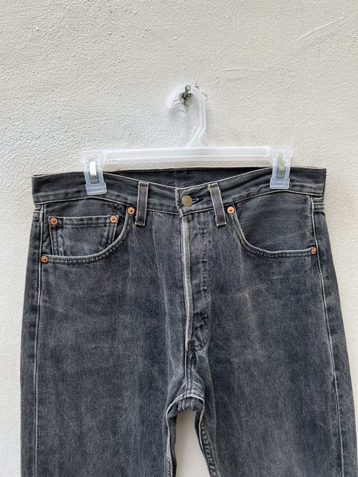 Levi's × Vintage Vintage 1999 Levi’s 501 Usa Faded Black Denim Jeans Size US 31 - 7 Thumbnail