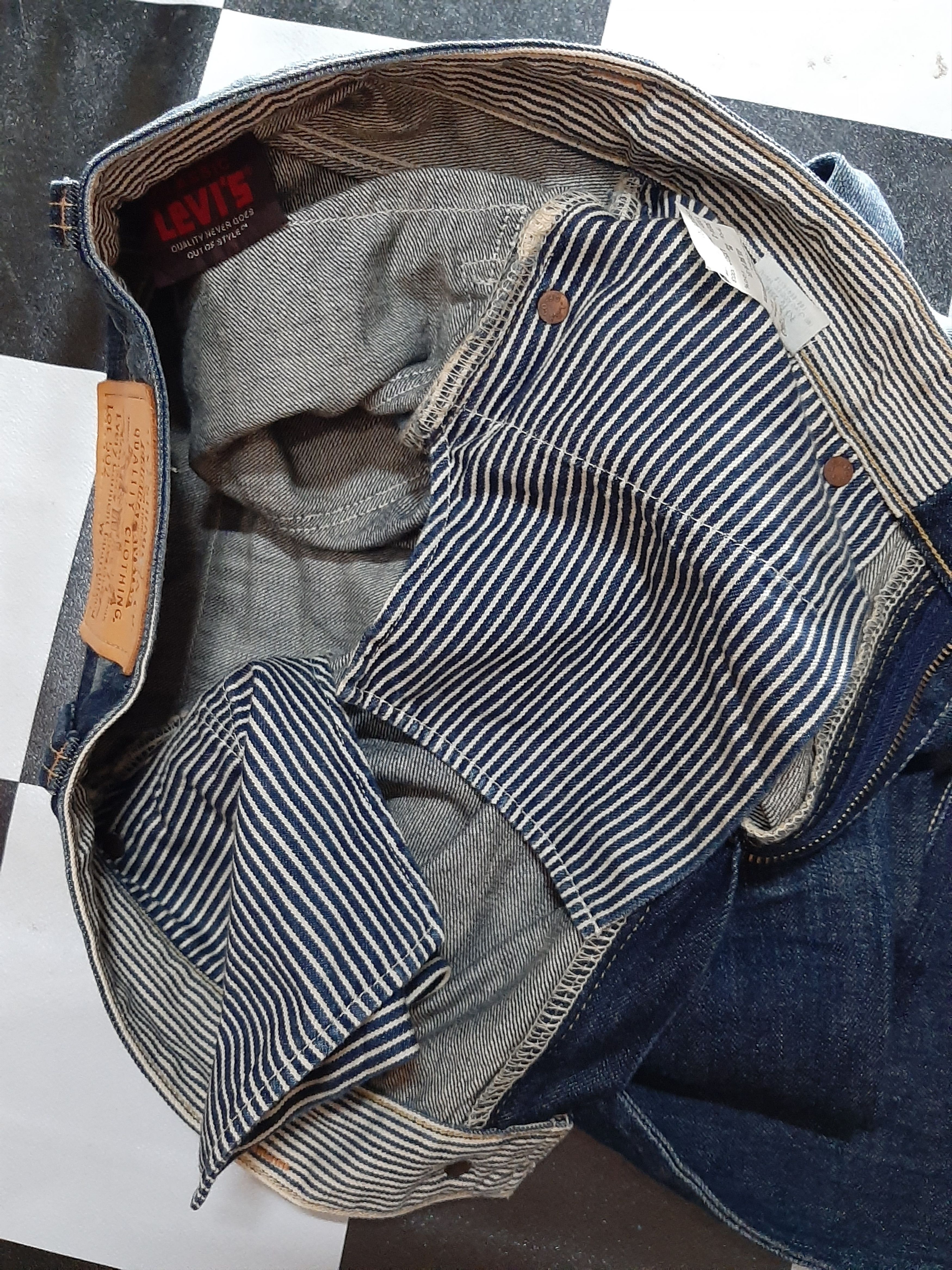 Levi's × Vintage VINTAGE LEVIS CLASSIC LOT 502 DISTRESSED DENIM.. Size US 31 - 11 Thumbnail