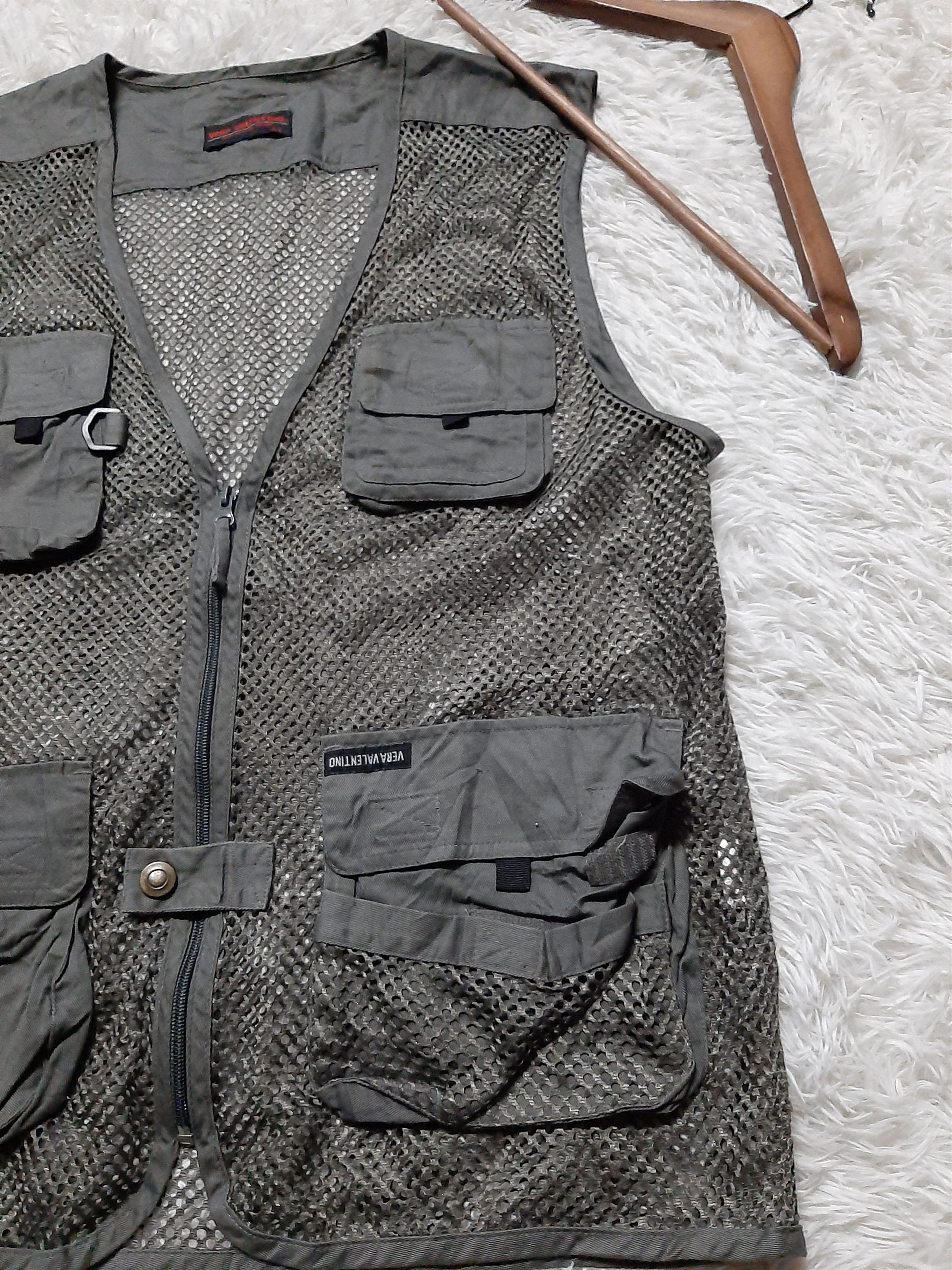 Designer × Valentino × Vintage VTG VERA VALENTINO OUTDOOR BASIC WEAR NET VEST MULTI POCEKT Size US M / EU 48-50 / 2 - 5 Thumbnail