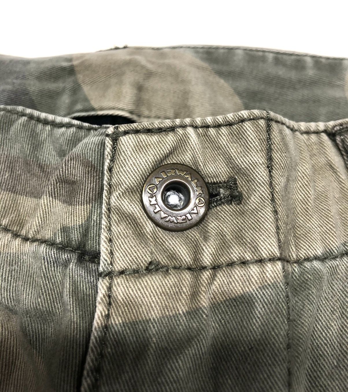Airwalk × Japanese Brand AIRWALK CAMO TACTICAL CARGO MULTI POCKET PANTS Size US 30 / EU 46 - 11 Thumbnail