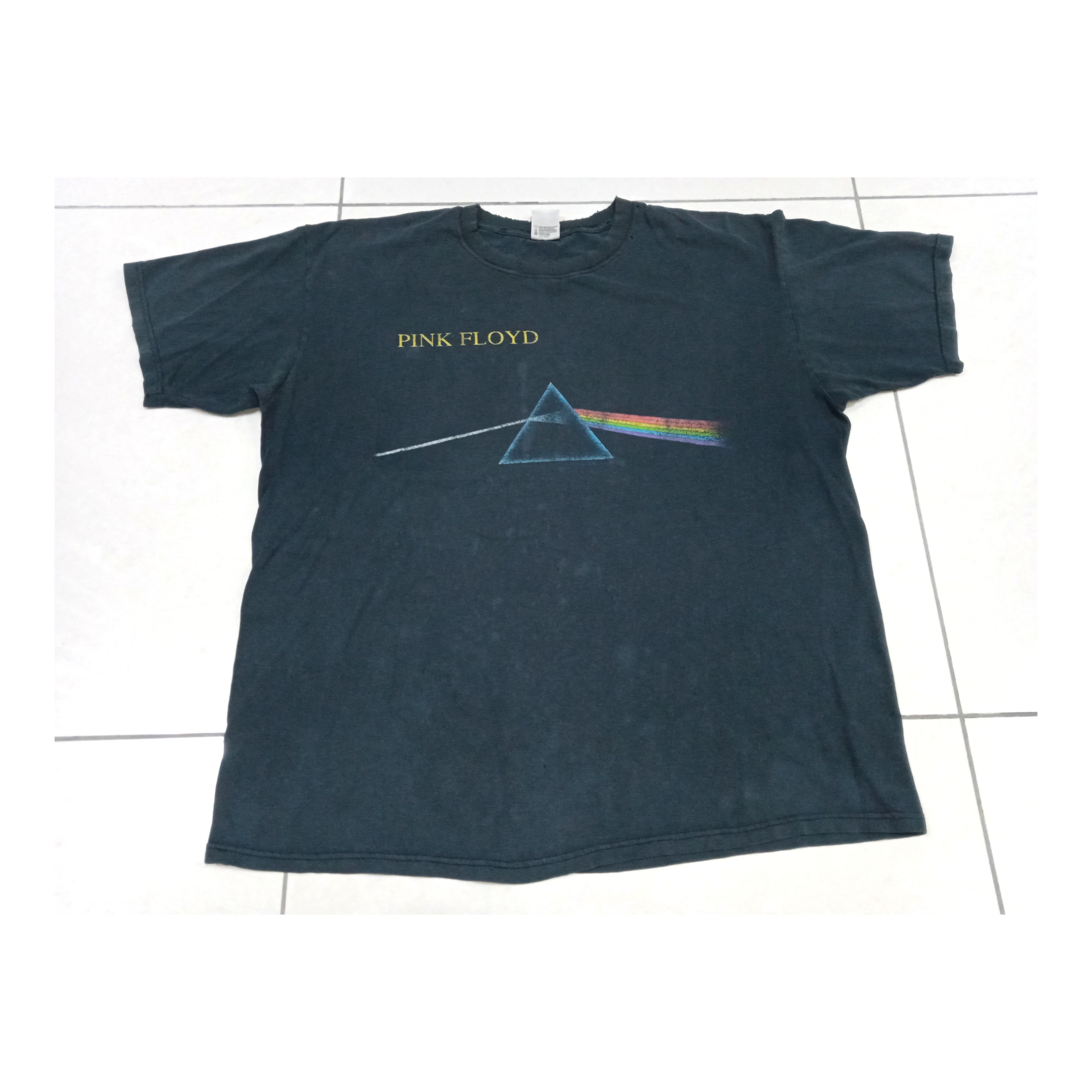 Pink Floyd Vintage 2000s Pink Floyd 2004 T Shirt Thrashed Size US XL / EU 56 / 4 - 1 Thumbnail