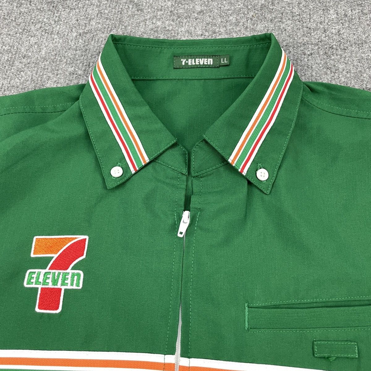 Vintage Vintage 7 Eleven Embroided Logo Zipper Shirt Size US L / EU 52-54 / 3 - 3 Thumbnail