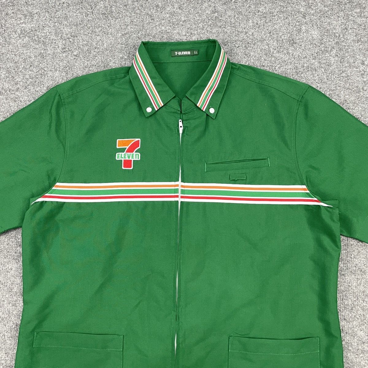 Vintage Vintage 7 Eleven Embroided Logo Zipper Shirt Size US L / EU 52-54 / 3 - 4 Thumbnail