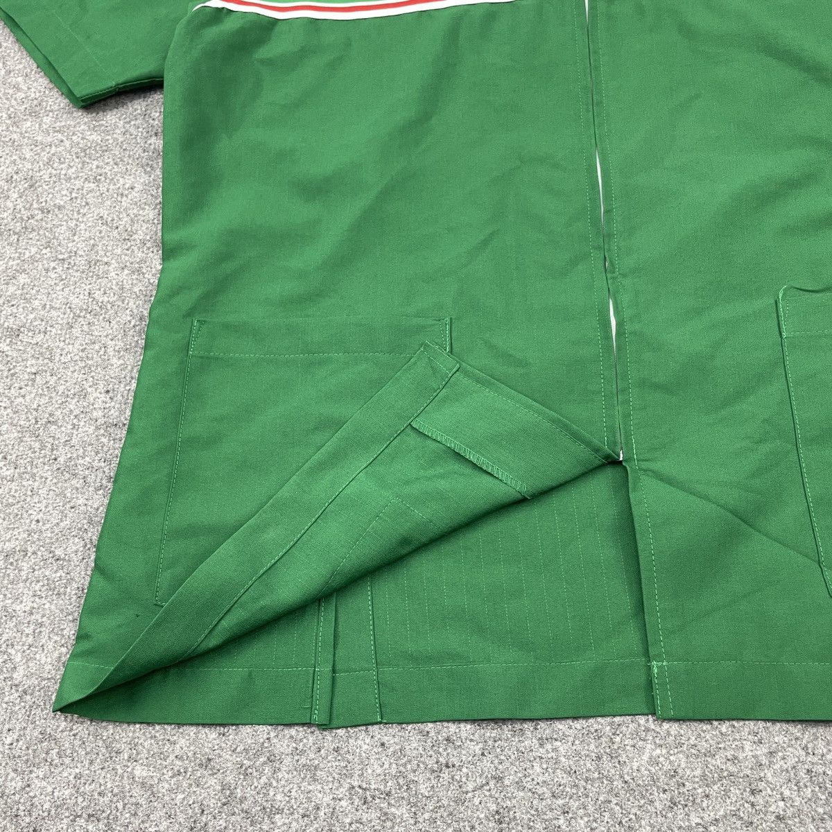 Vintage Vintage 7 Eleven Embroided Logo Zipper Shirt Size US L / EU 52-54 / 3 - 5 Thumbnail