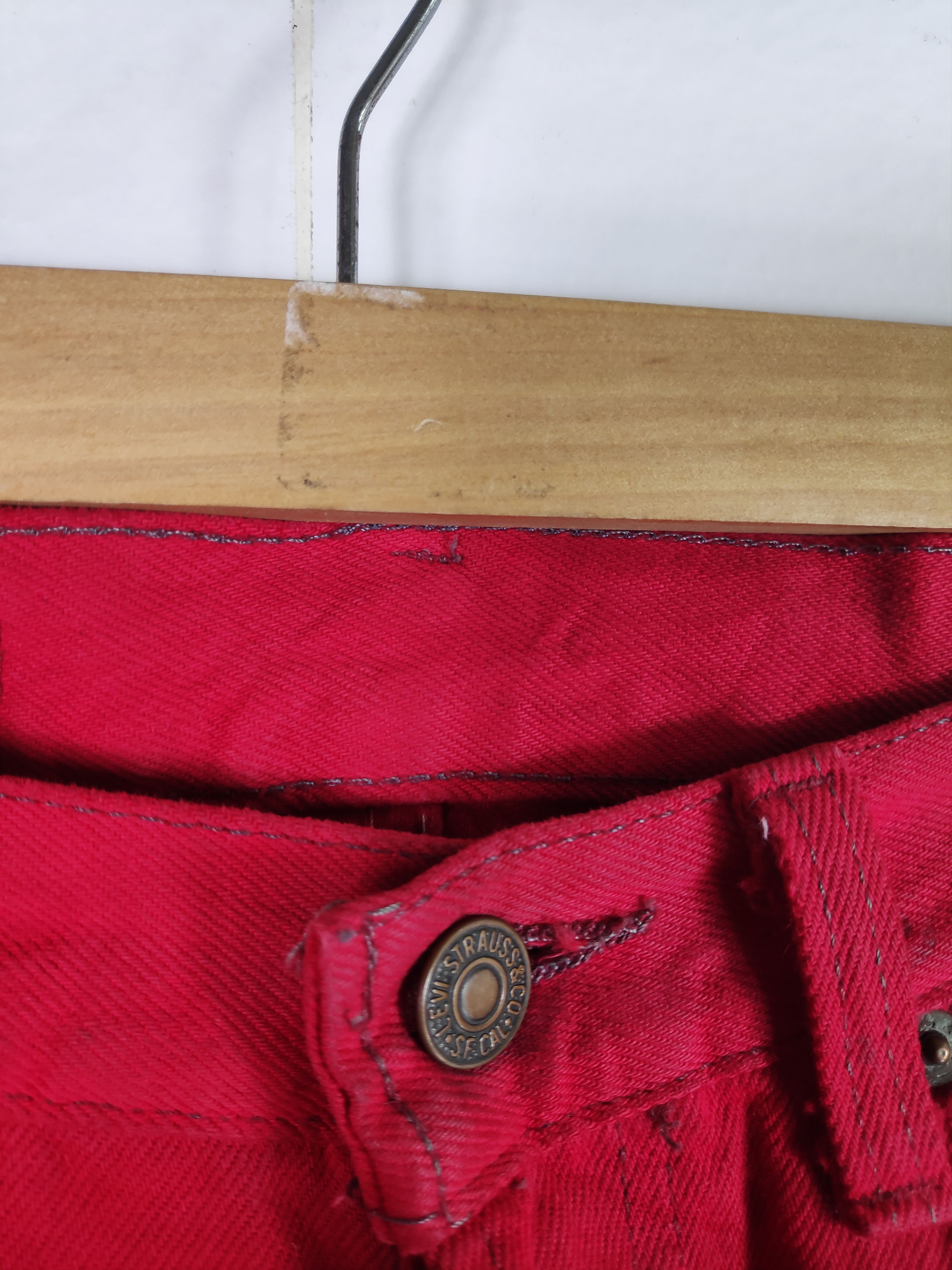 Levi's Vintage Levis 501 Red Jeans Denim levis 501 USA Hypebeast Size US 32 / EU 48 - 18 Thumbnail