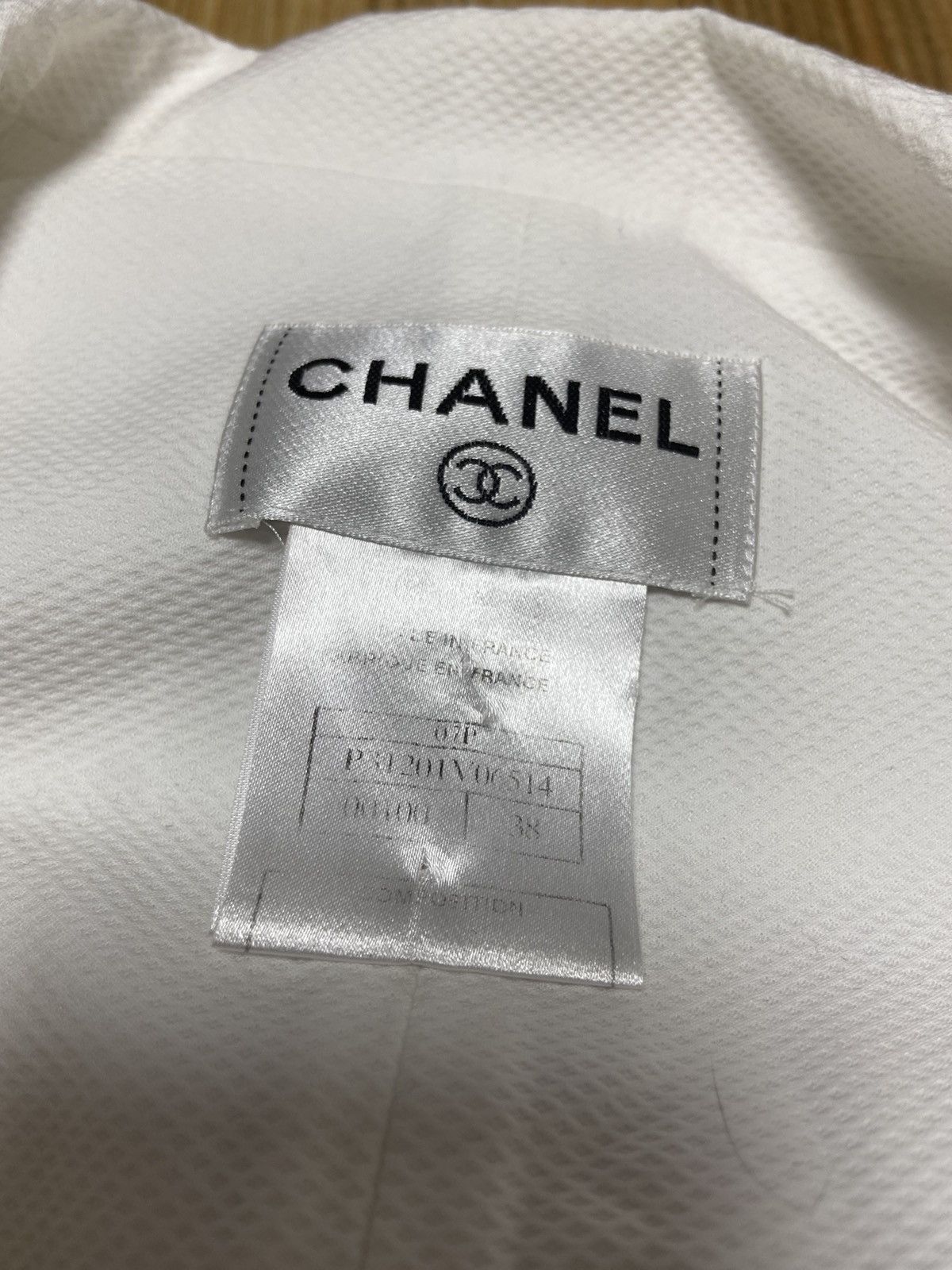 Chanel 38 Chanel cc logo button sleeveless blazer jacket white Size XS / US 0-2 / IT 36-38 - 4 Thumbnail