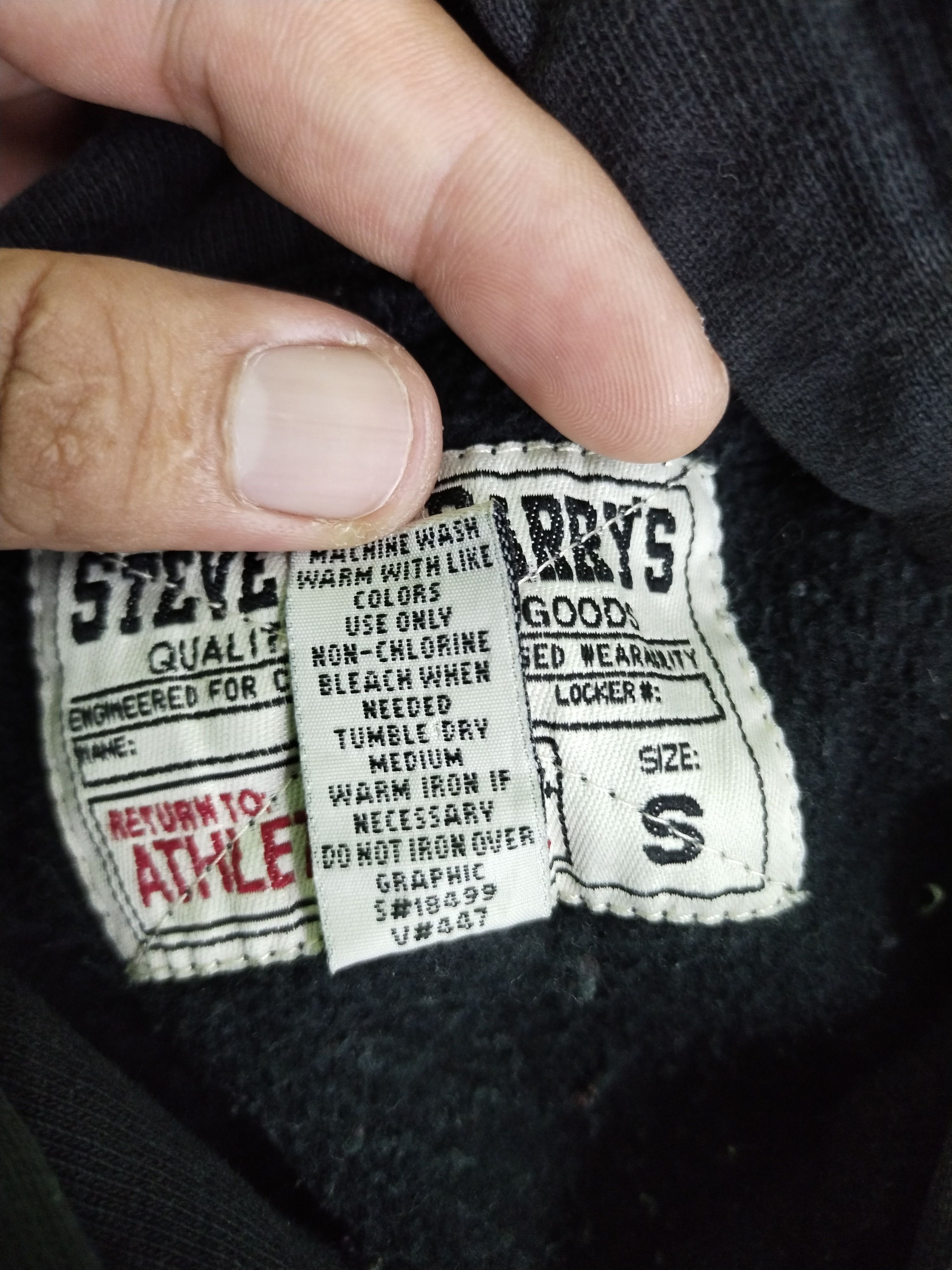 Steve And Barrys VINTAGE WWE CENTER LOGO HOODIE Size US M / EU 48-50 / 2 - 12 Thumbnail