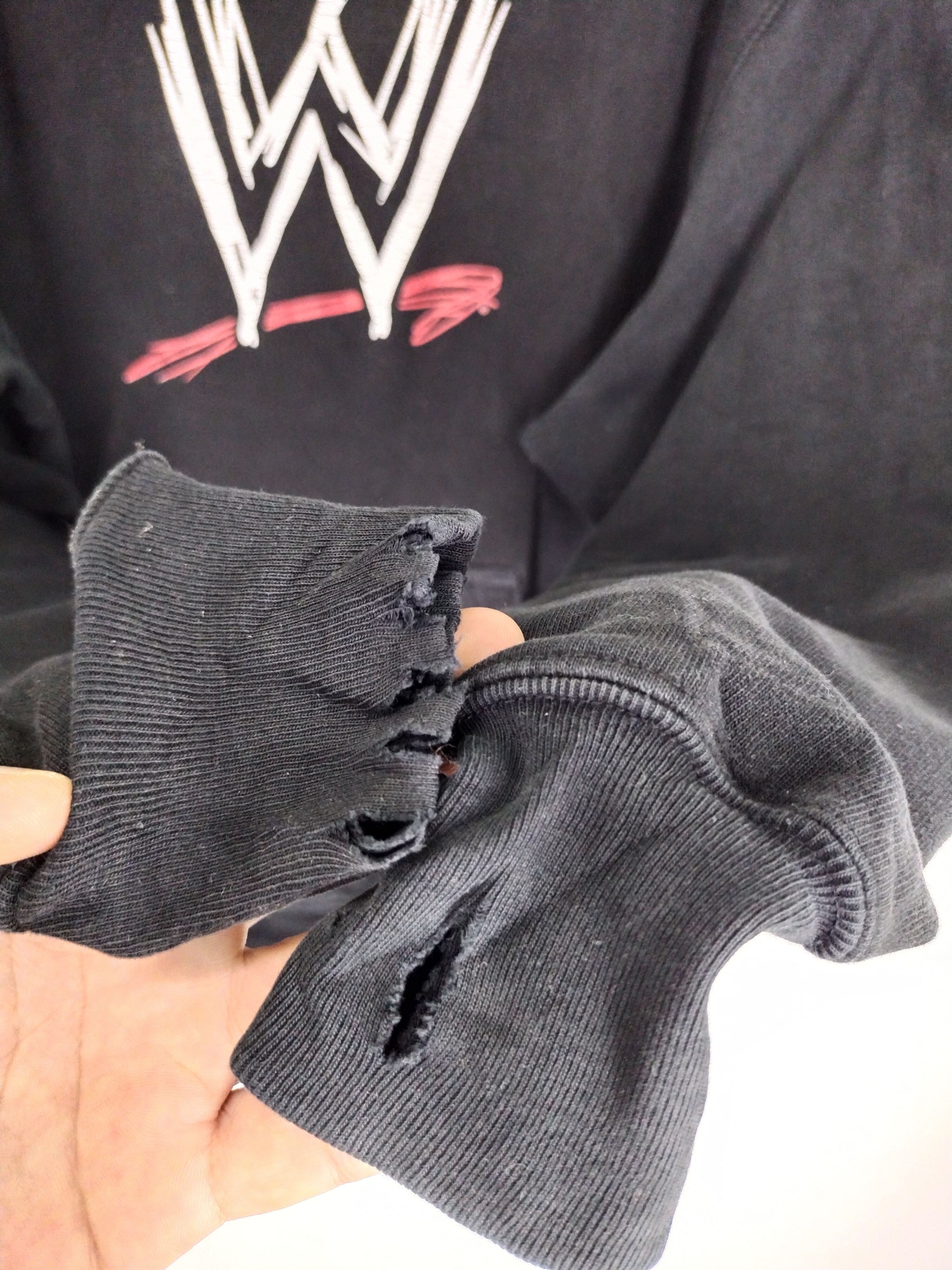 Steve And Barrys VINTAGE WWE CENTER LOGO HOODIE Size US M / EU 48-50 / 2 - 5 Thumbnail
