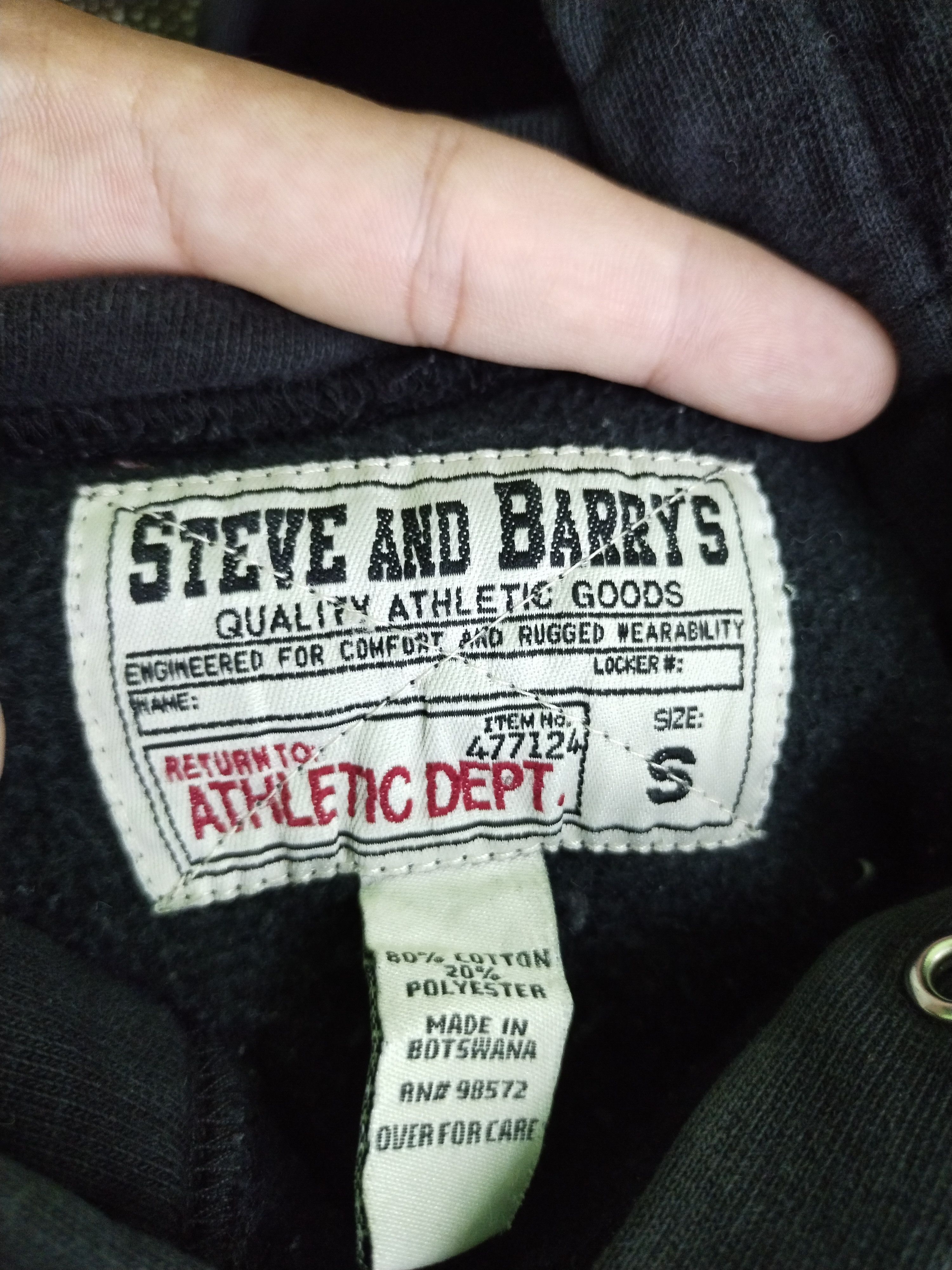 Steve And Barrys VINTAGE WWE CENTER LOGO HOODIE Size US M / EU 48-50 / 2 - 10 Thumbnail