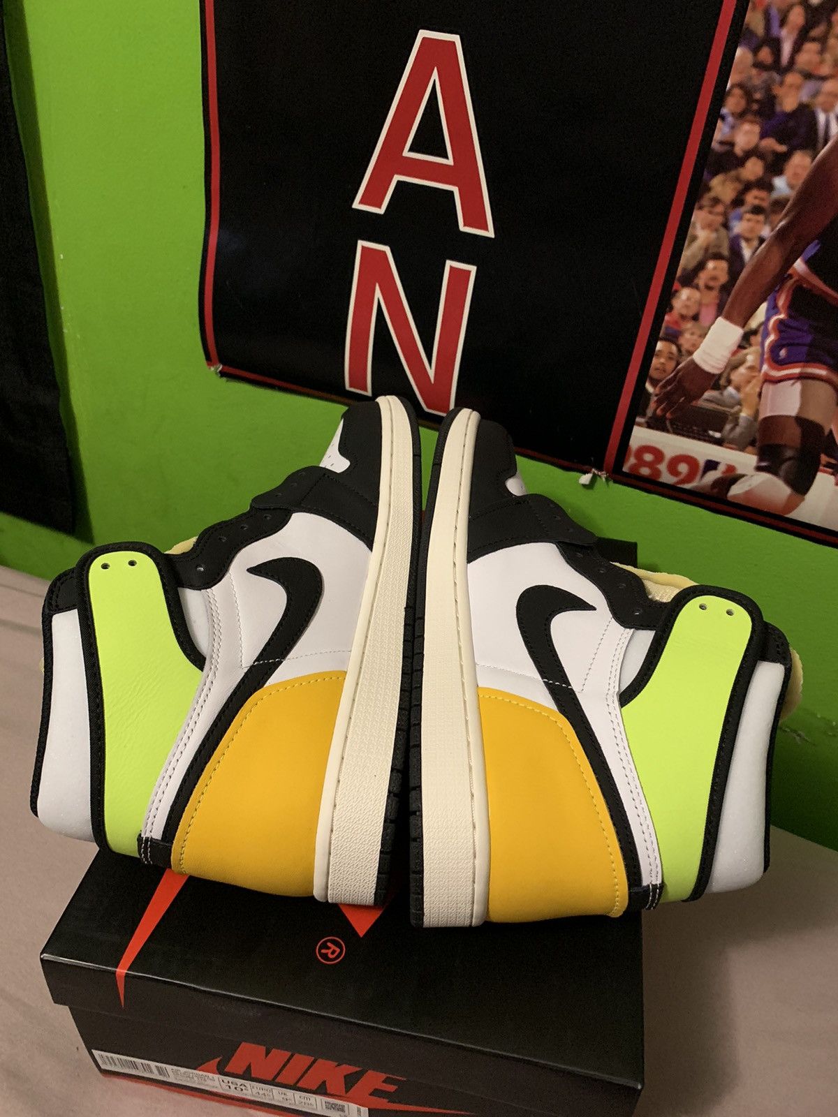 Jordan Brand × Nike Jordan 1 High Volt Black-White Yellow Size US 10.5 / EU 43-44 - 4 Thumbnail
