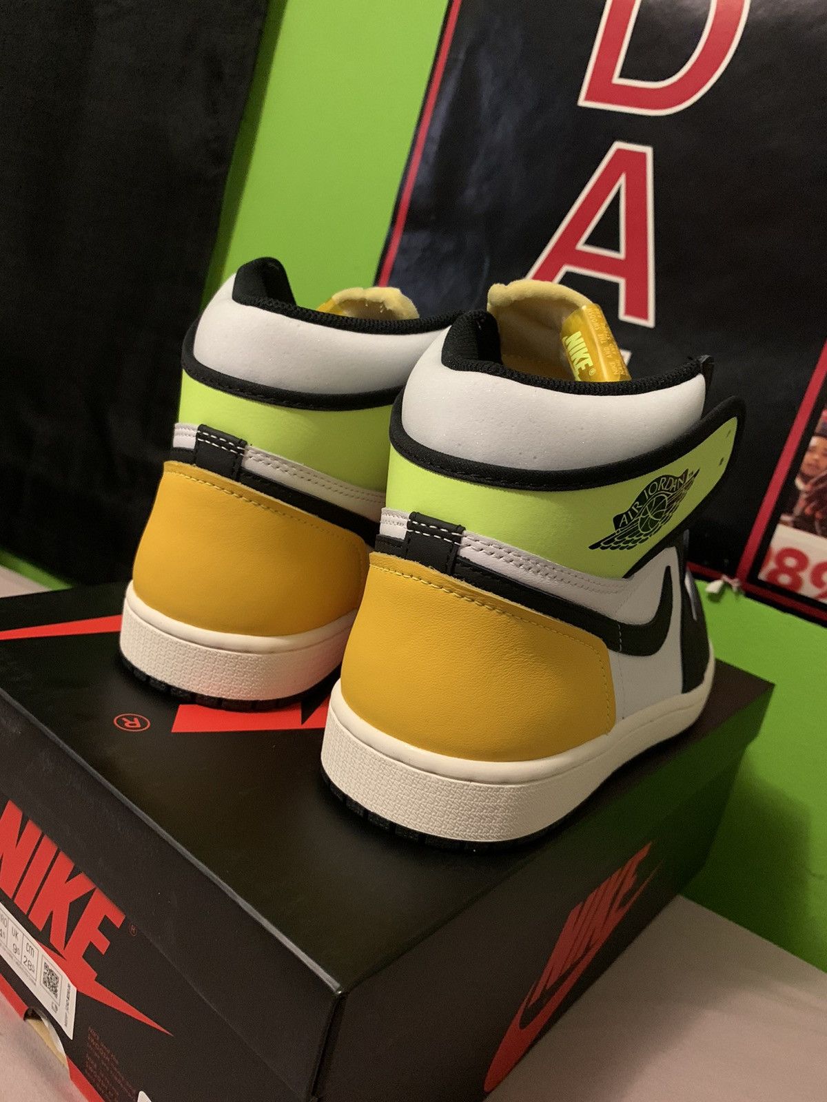 Jordan Brand × Nike Jordan 1 High Volt Black-White Yellow Size US 10.5 / EU 43-44 - 3 Thumbnail