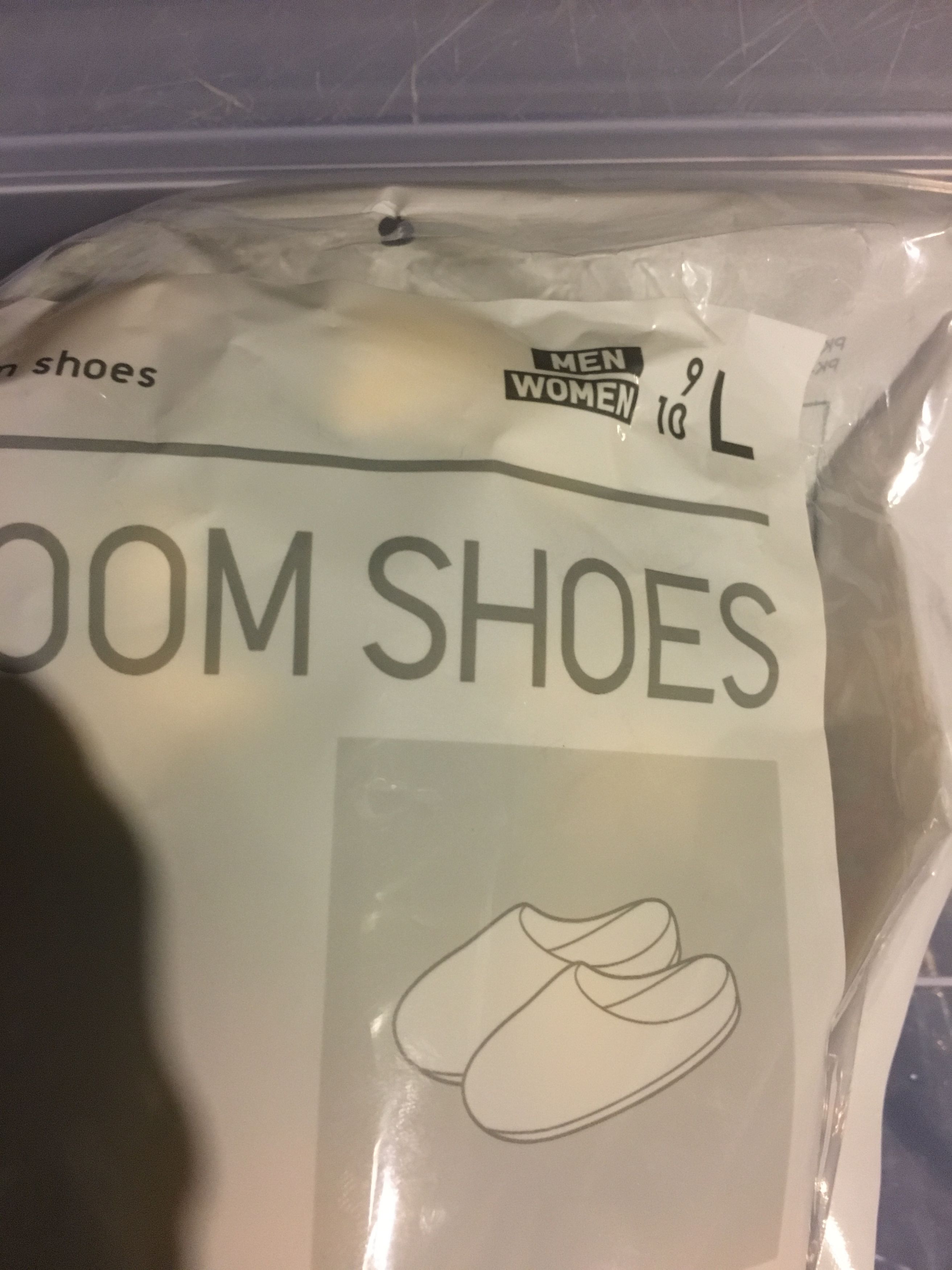 Kaws × Peanuts × Uniqlo Uniqlo X Peanuts Woodstock Room Shoes Size L Olive Size US 9 / EU 42 - 2 Thumbnail