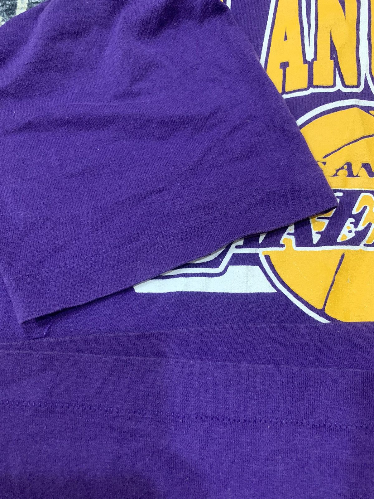 NBA × Vintage Vintage 90’s Single Stich Los Angelas Lakers Team Size US M / EU 48-50 / 2 - 3 Thumbnail