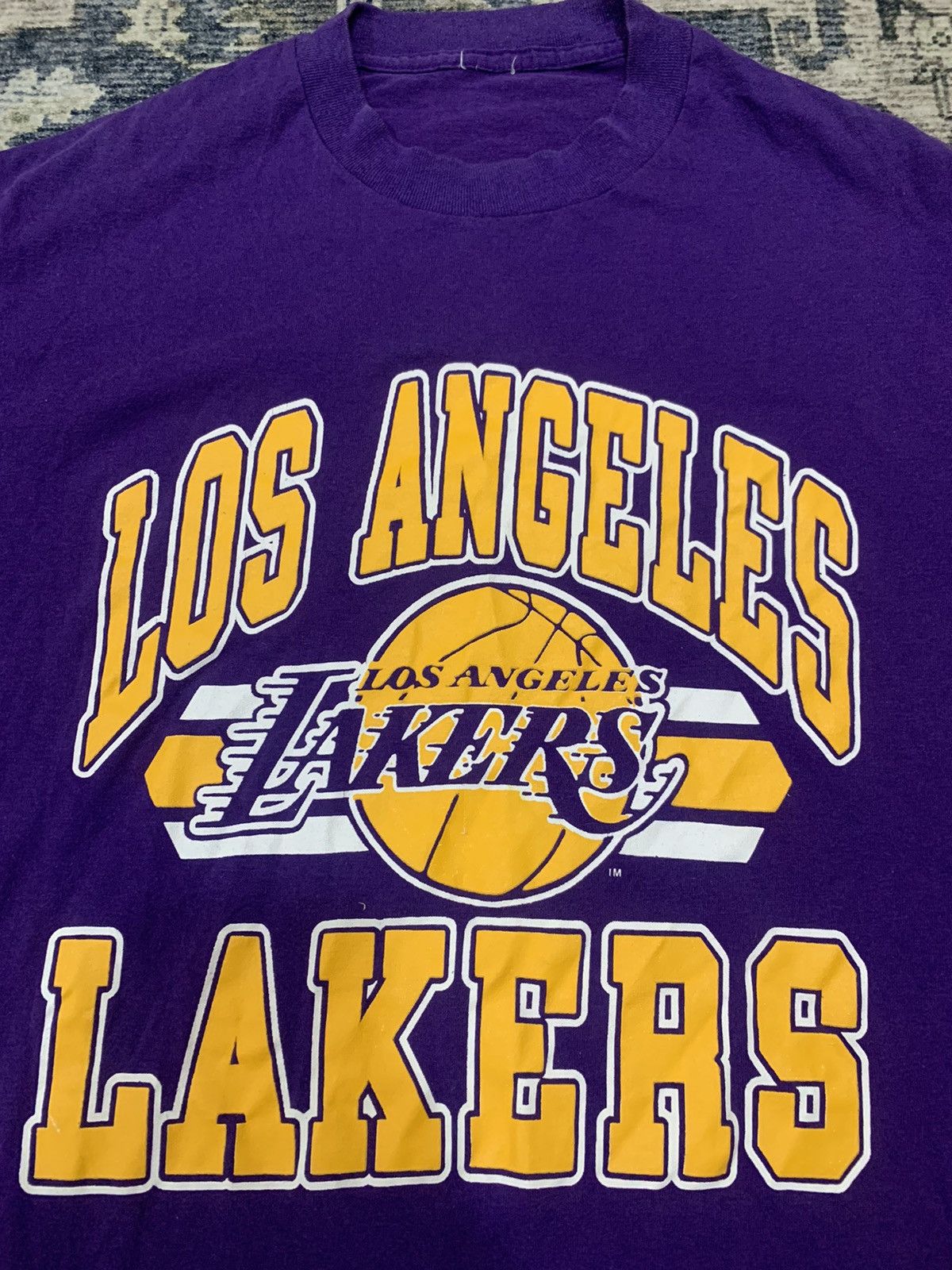 NBA × Vintage Vintage 90’s Single Stich Los Angelas Lakers Team Size US M / EU 48-50 / 2 - 4 Thumbnail