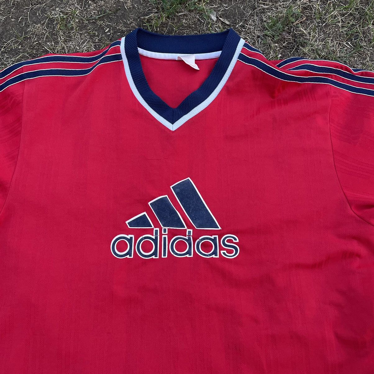Vintage Vintage 90s Adidas Logo Tee Red Stripes Streetwear Drip M Size US M / EU 48-50 / 2 - 4 Thumbnail