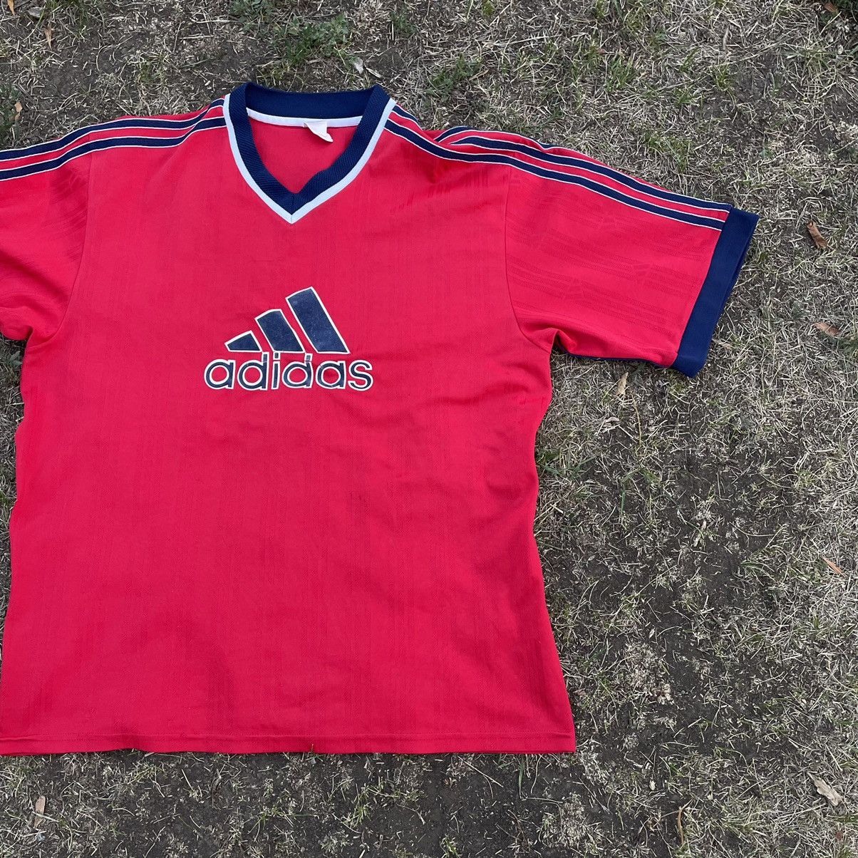 Vintage Vintage 90s Adidas Logo Tee Red Stripes Streetwear Drip M Size US M / EU 48-50 / 2 - 2 Thumbnail