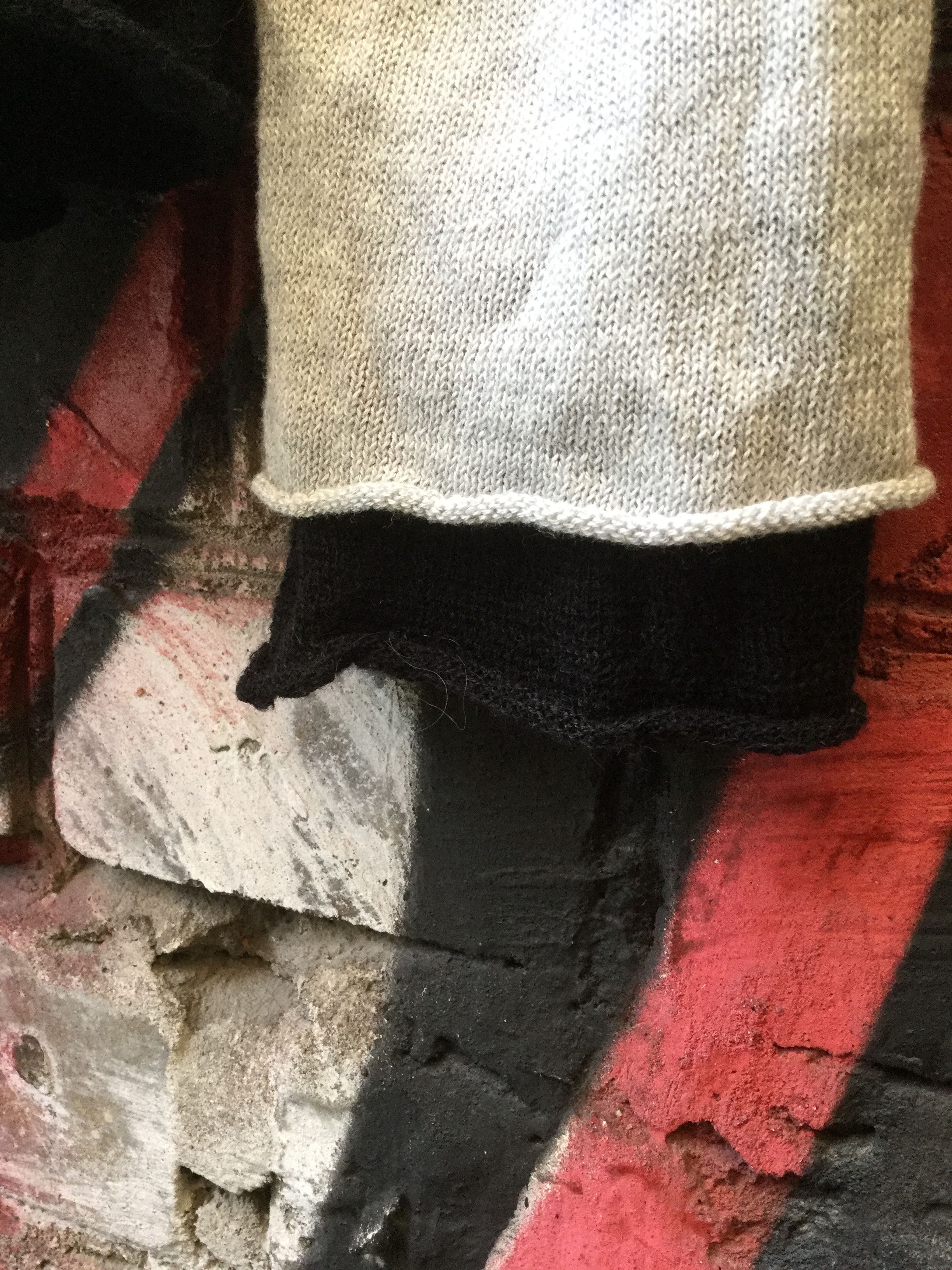 Lumen Et Umbra FW13 reversible sweater.Like Rick Owens or Yanamoto. Size US M / EU 48-50 / 2 - 4 Thumbnail