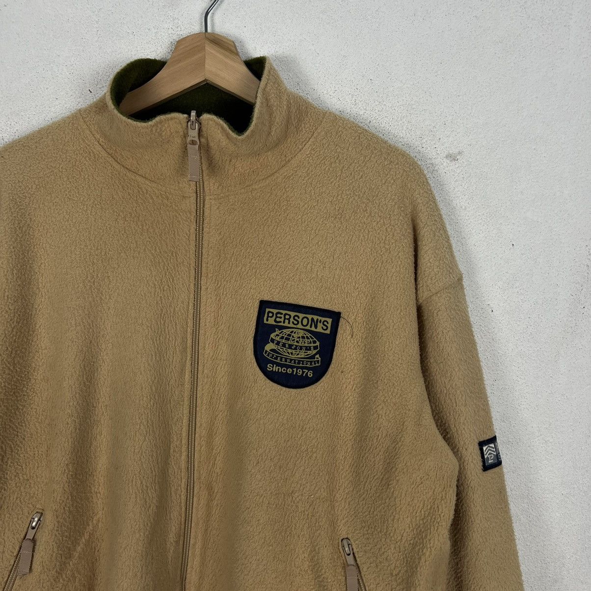 Japanese Brand VINTAGE PERSON’S JAPAN REVERSIBLE FLEECE JACKET Size US M / EU 48-50 / 2 - 3 Thumbnail