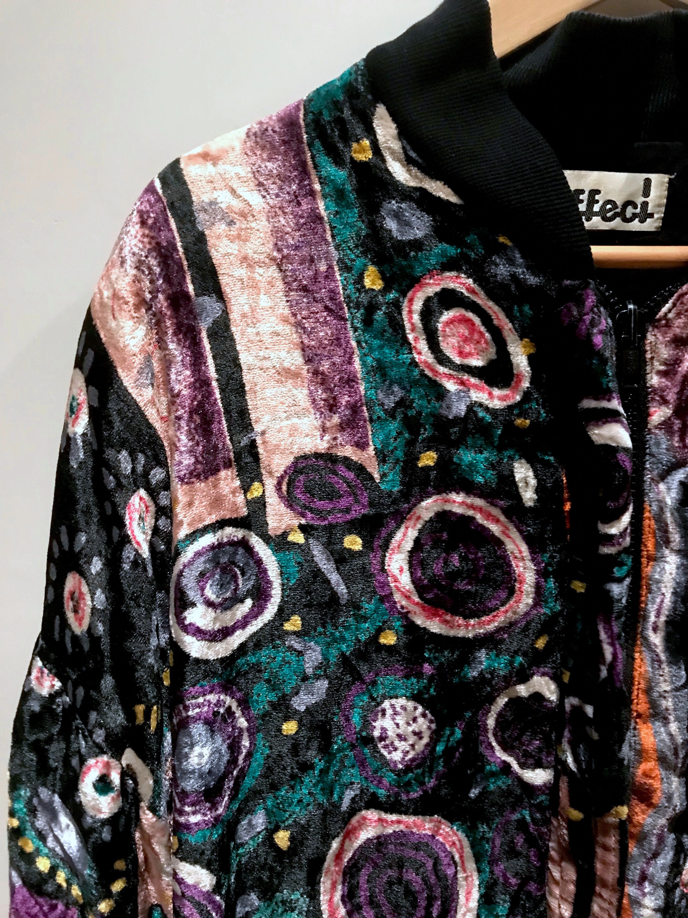 Vintage PSYCHEDELIC PRINTED VELVET MULTICOLOUR SOUVENIR JACKET Size US M / EU 48-50 / 2 - 4 Thumbnail