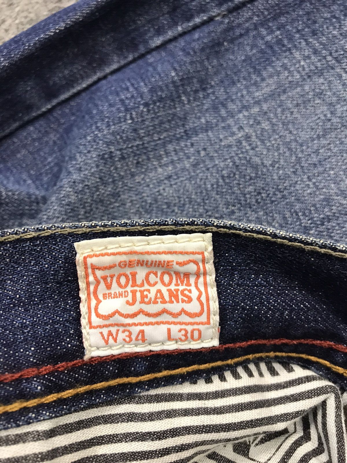 Volcom Vintage Volcom Brand Blue Colour Button Denim Jeans Size US 33 - 14 Thumbnail