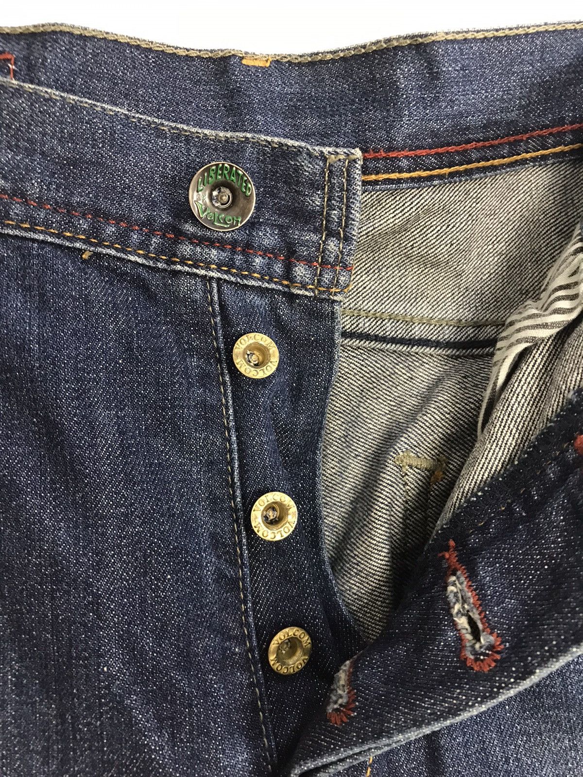 Volcom Vintage Volcom Brand Blue Colour Button Denim Jeans Size US 33 - 9 Thumbnail