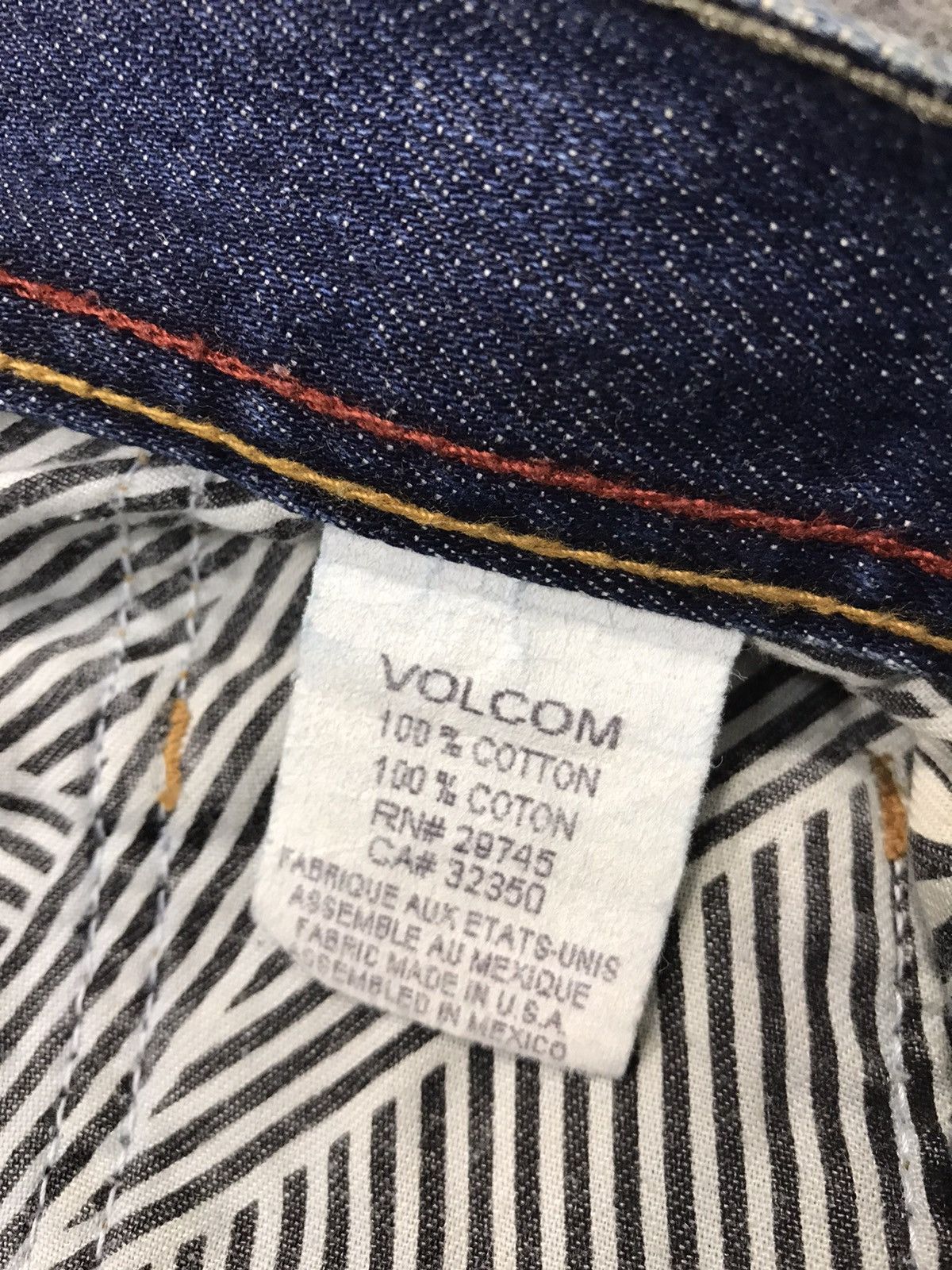 Volcom Vintage Volcom Brand Blue Colour Button Denim Jeans Size US 33 - 15 Thumbnail