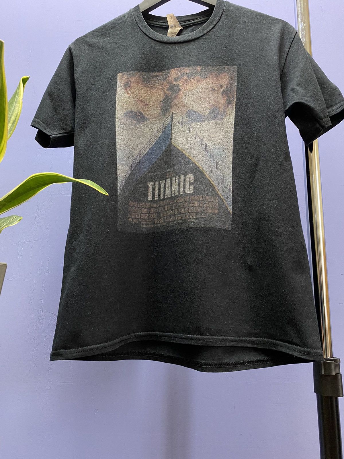 Other Titanic Movie Promo T Shirt Leonardo DiCaprio Kate Winslet Size US M / EU 48-50 / 2 - 4 Thumbnail