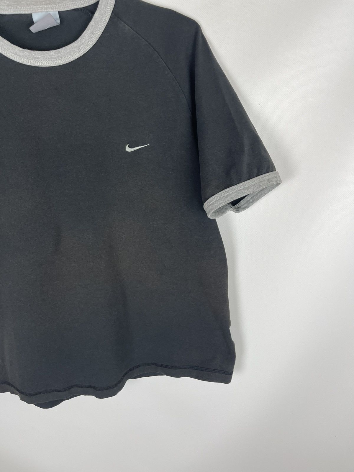 Nike Nike vintage y2k black grey stretch small logo swoosh tee Size US M / EU 48-50 / 2 - 5 Thumbnail